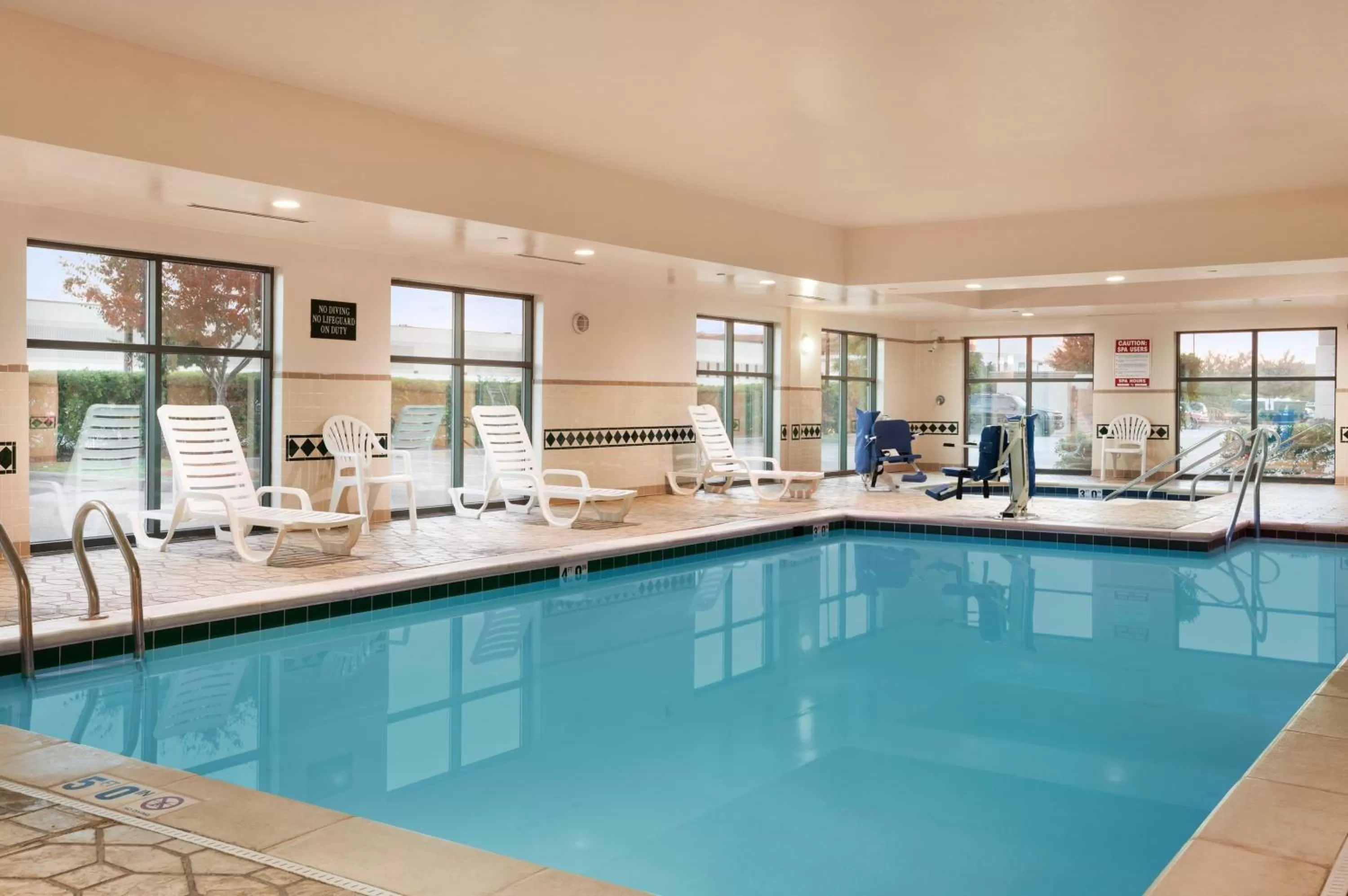 Swimming pool in Wingate by Wyndham Chesapeake