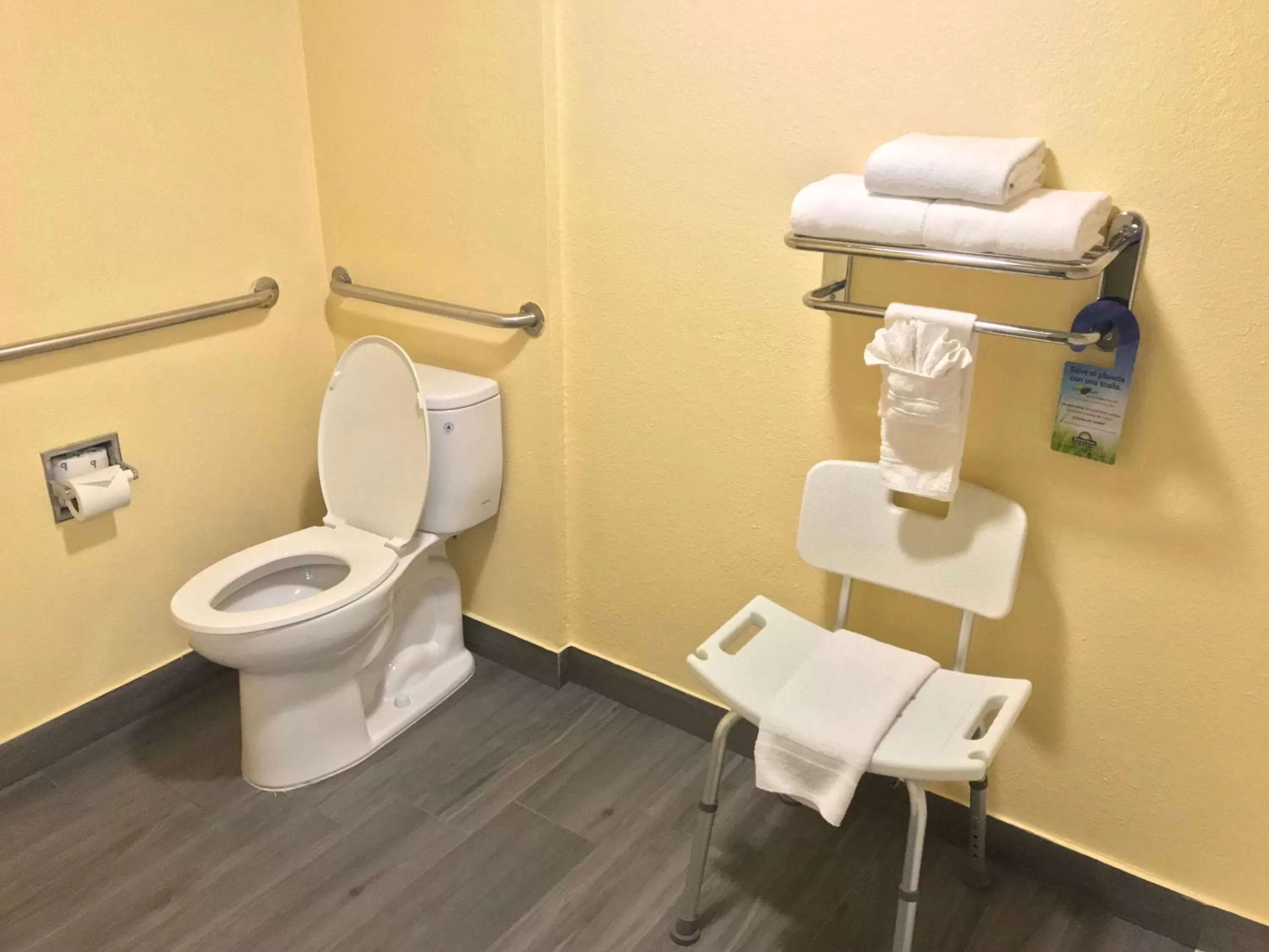 Toilet in Days Inn by Wyndham San Antonio Airport