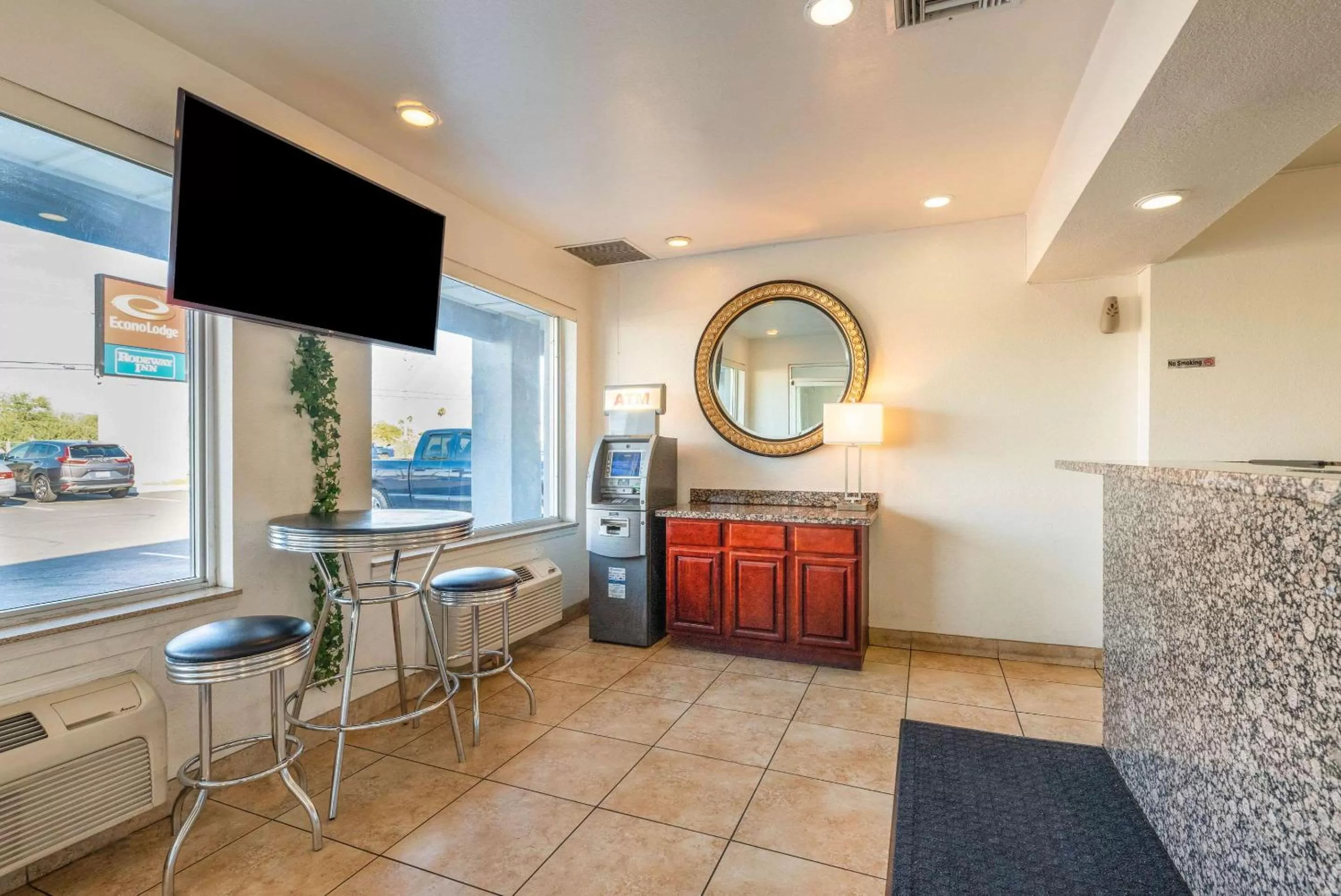 Lobby or reception in Rodeway Inn Phoenix North I-17