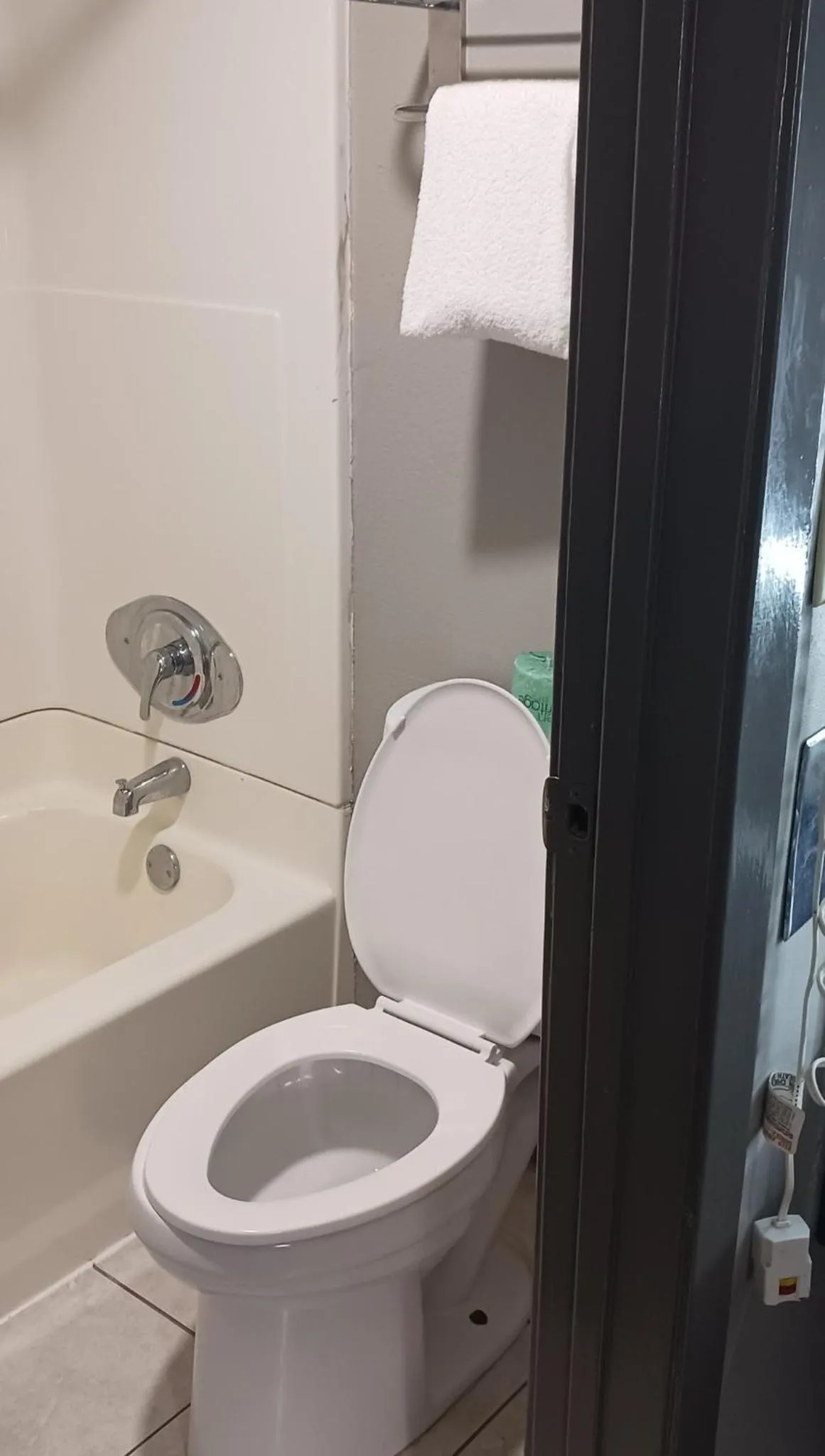 Bathroom in Red Roof Inn Fort Worth West