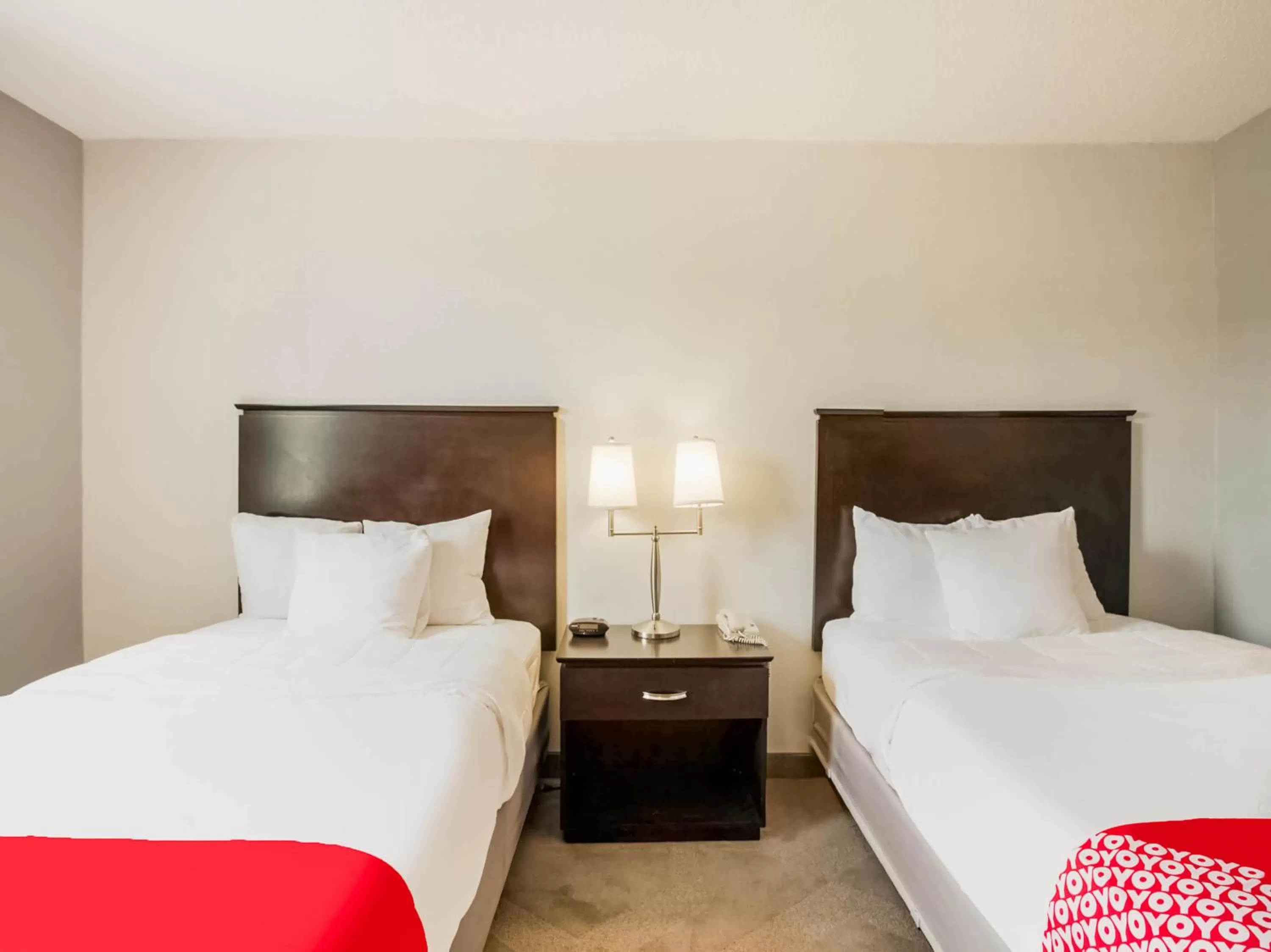 Bedroom in Days Inn by Wyndham Conneaut