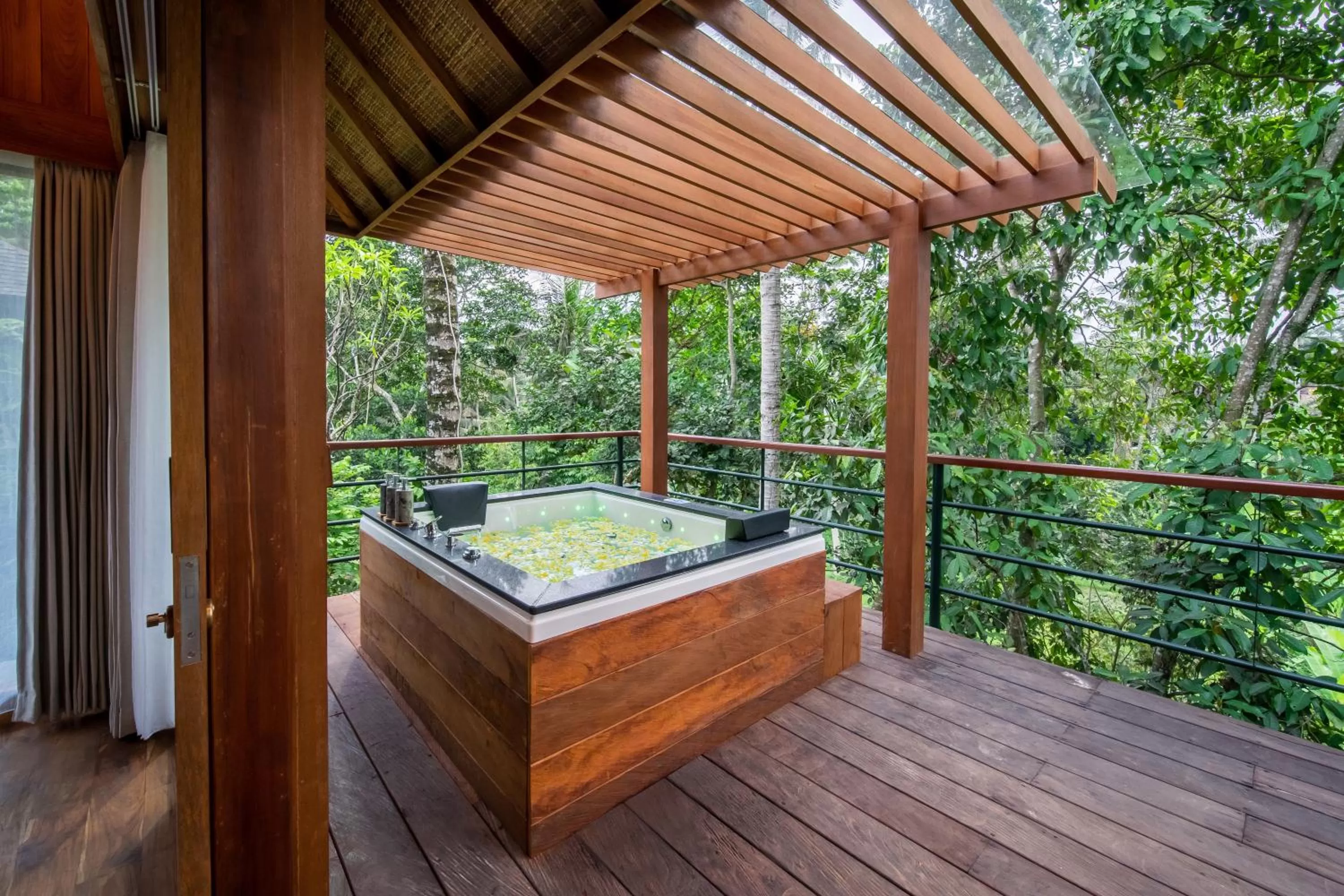 Deluxe King Suite with Hot Tub and Daily Scheduled Activities in Kappa Senses Ubud