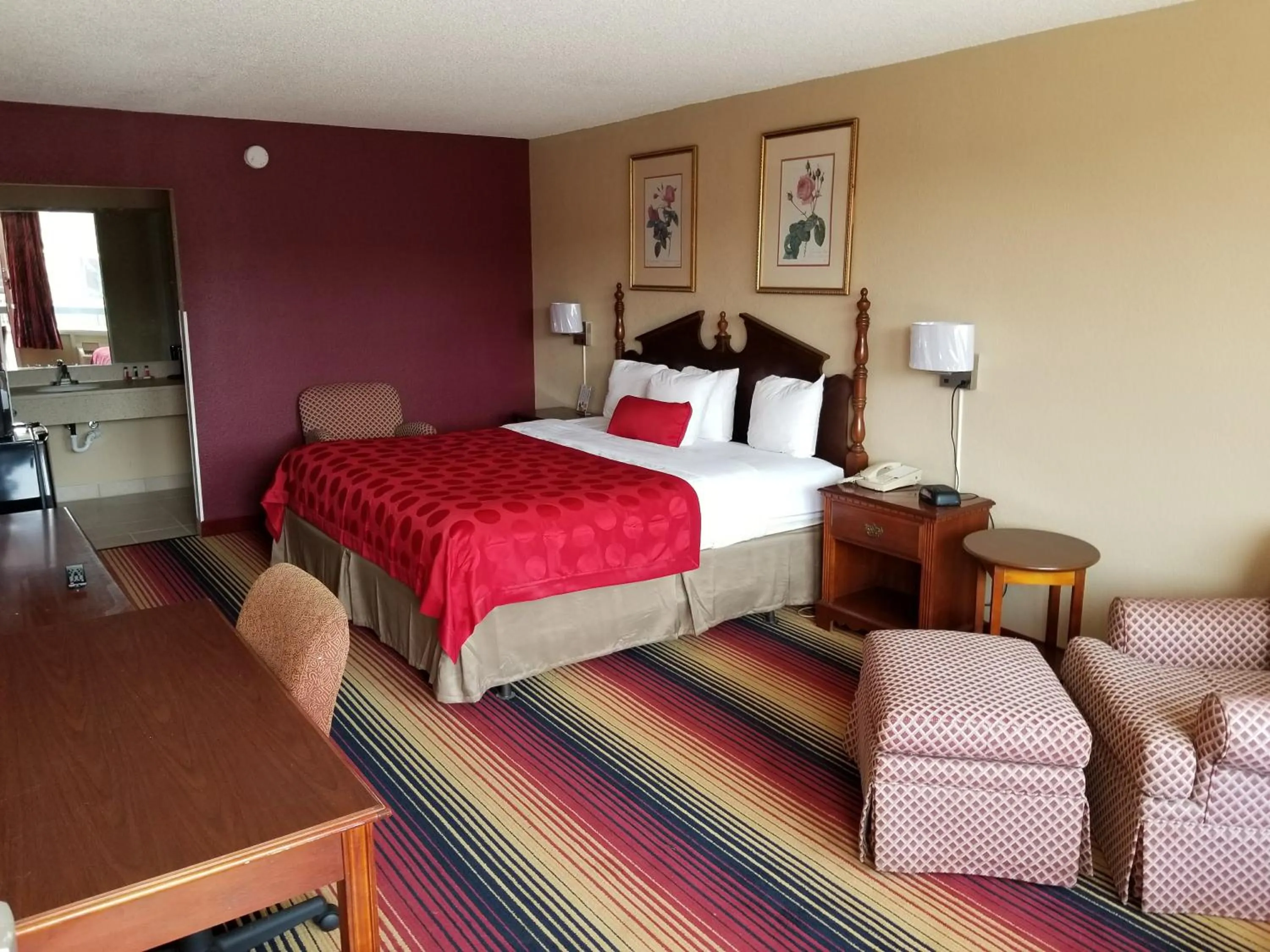 Bed in FairBridge Inn Express Perry