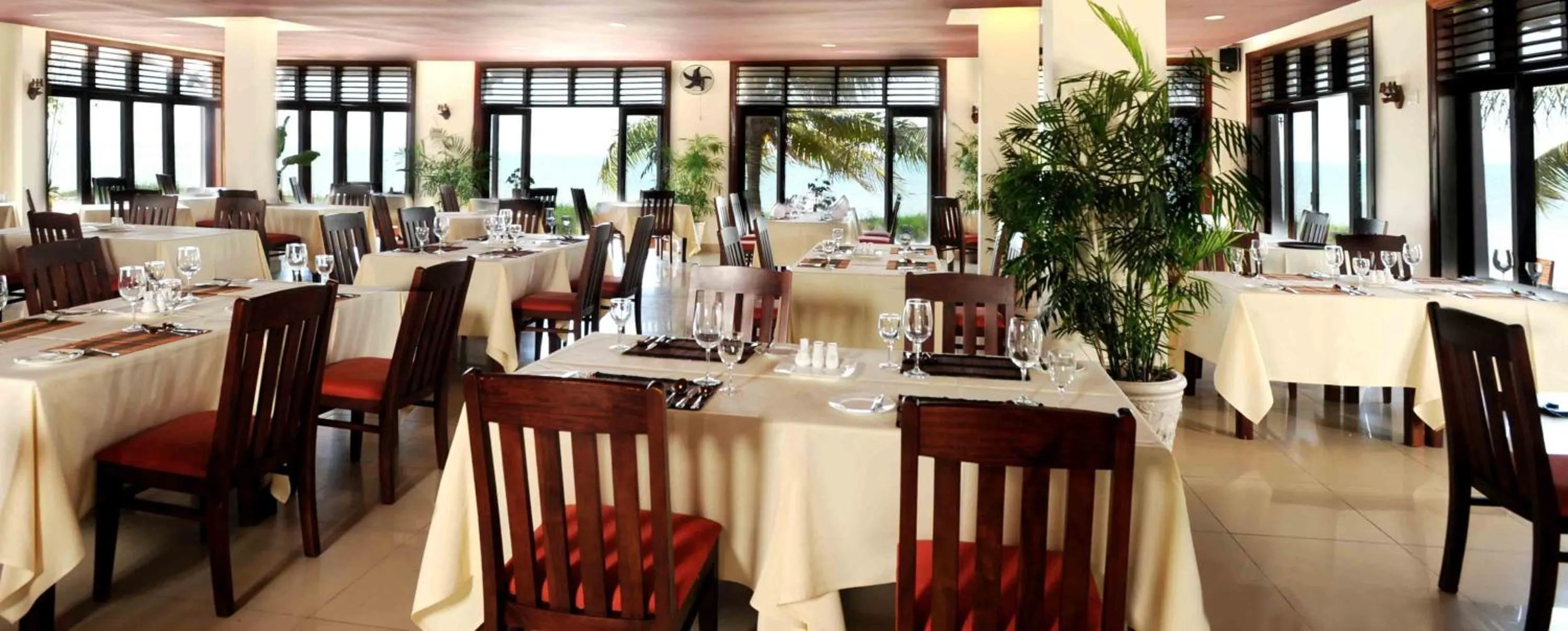 Restaurant/places to eat in Muine Century Beach Resort & Spa