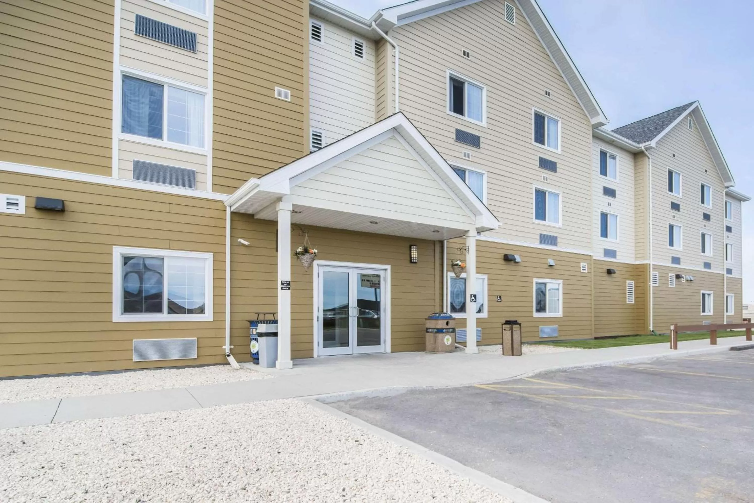 Property building in Quality Inn & Suites Thompson