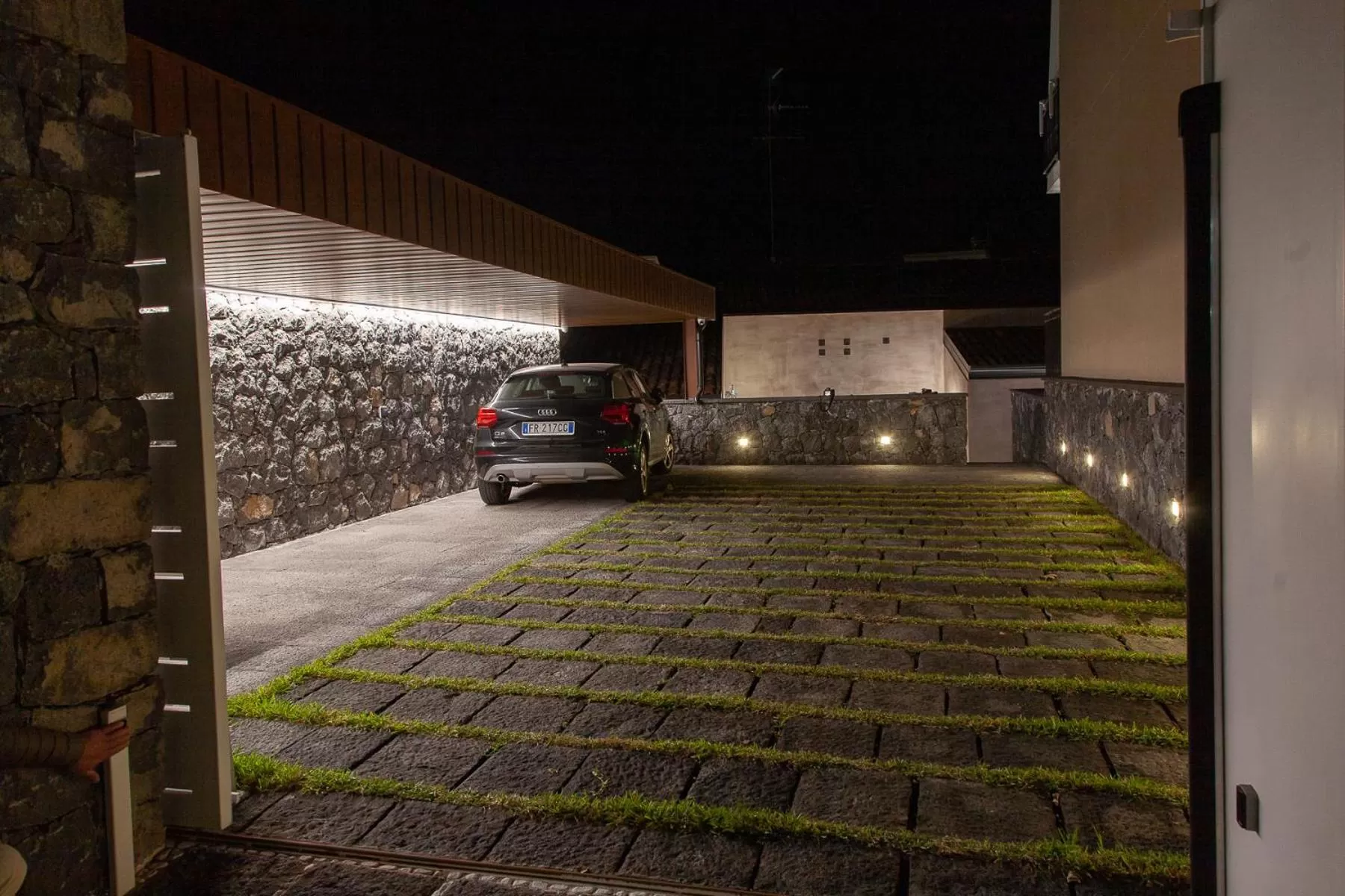 Parking in Mori Siciliani House