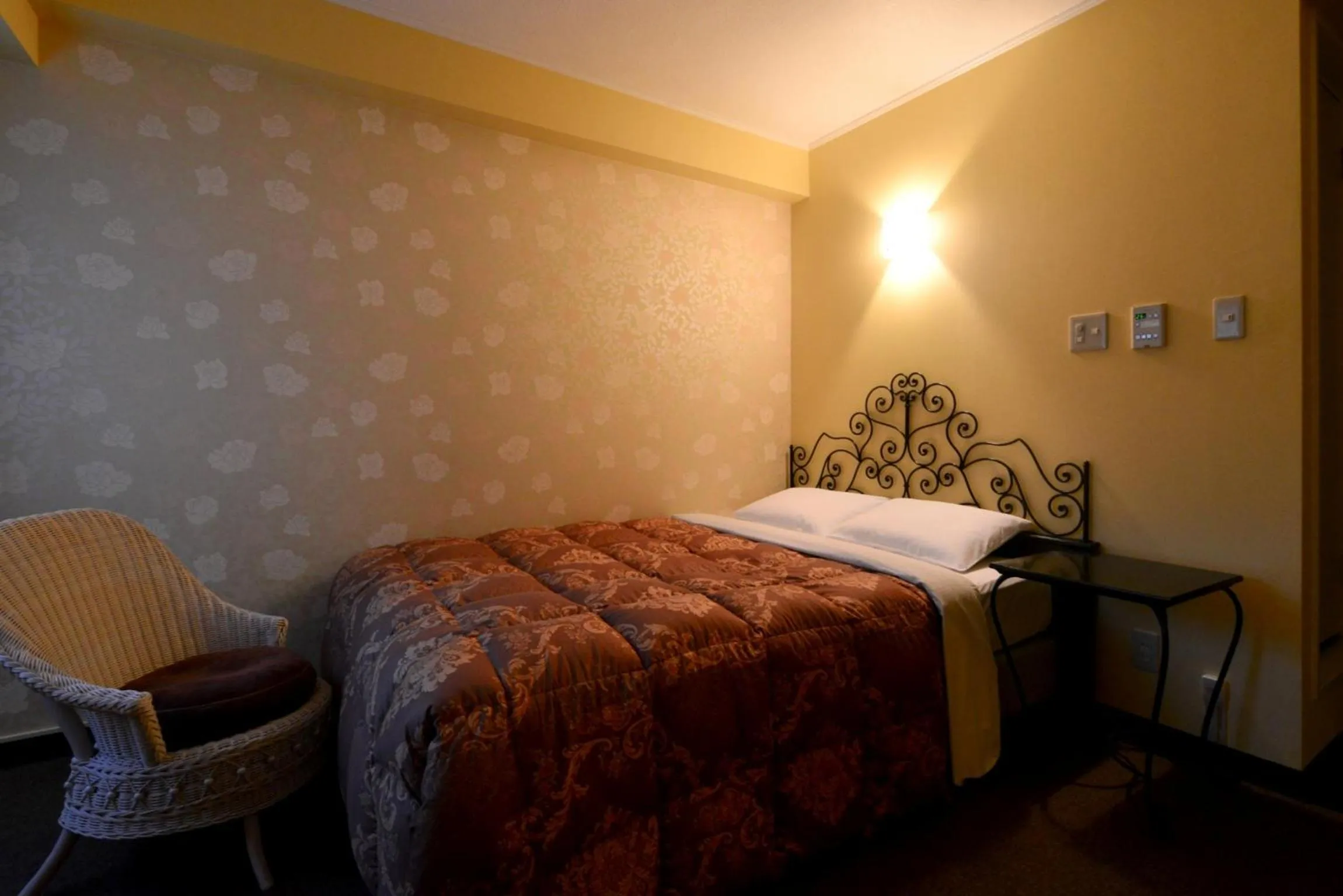 Photo of the whole room, Bed in Sakura Fleur Aoyama