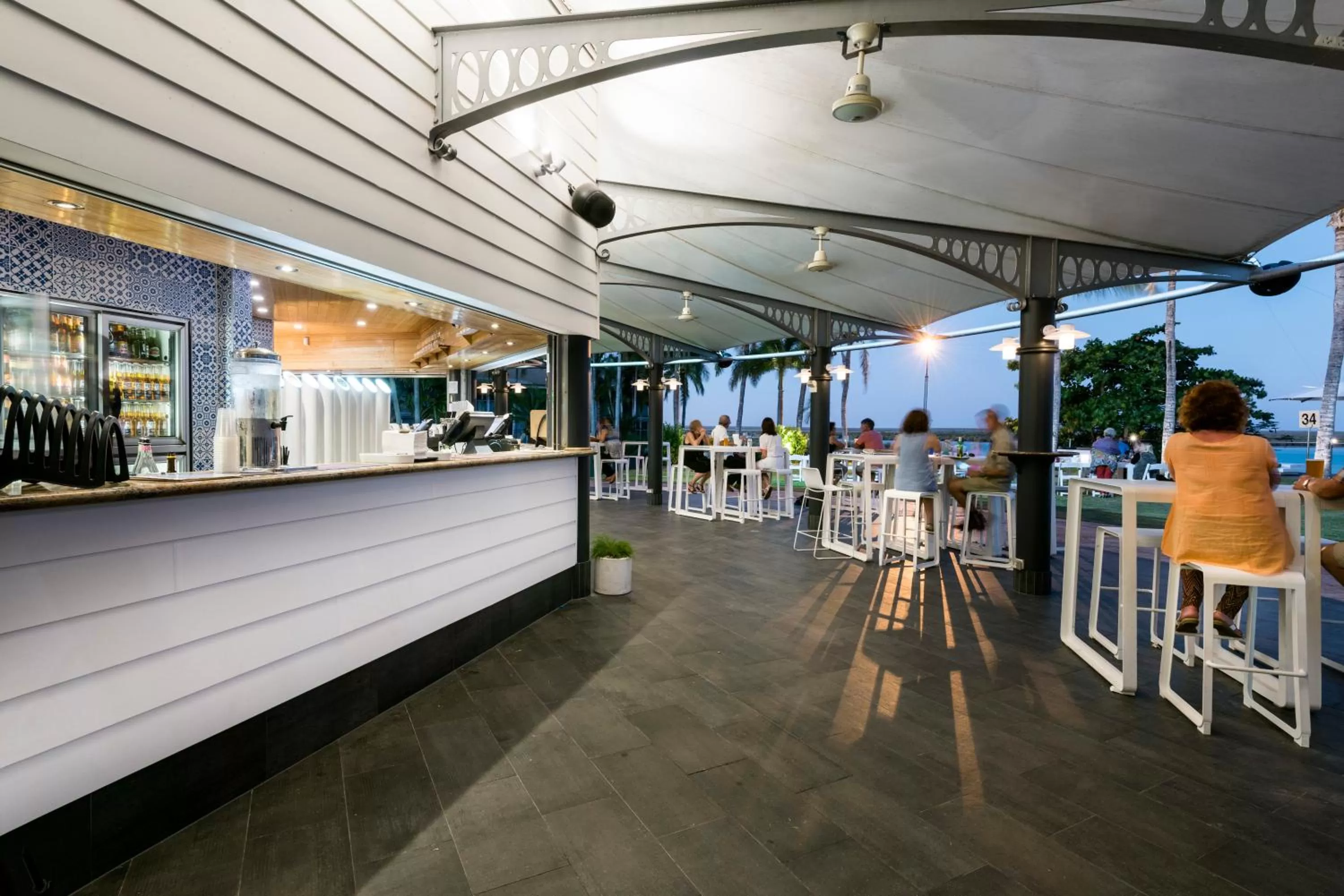 Restaurant/places to eat in Mangrove Hotel