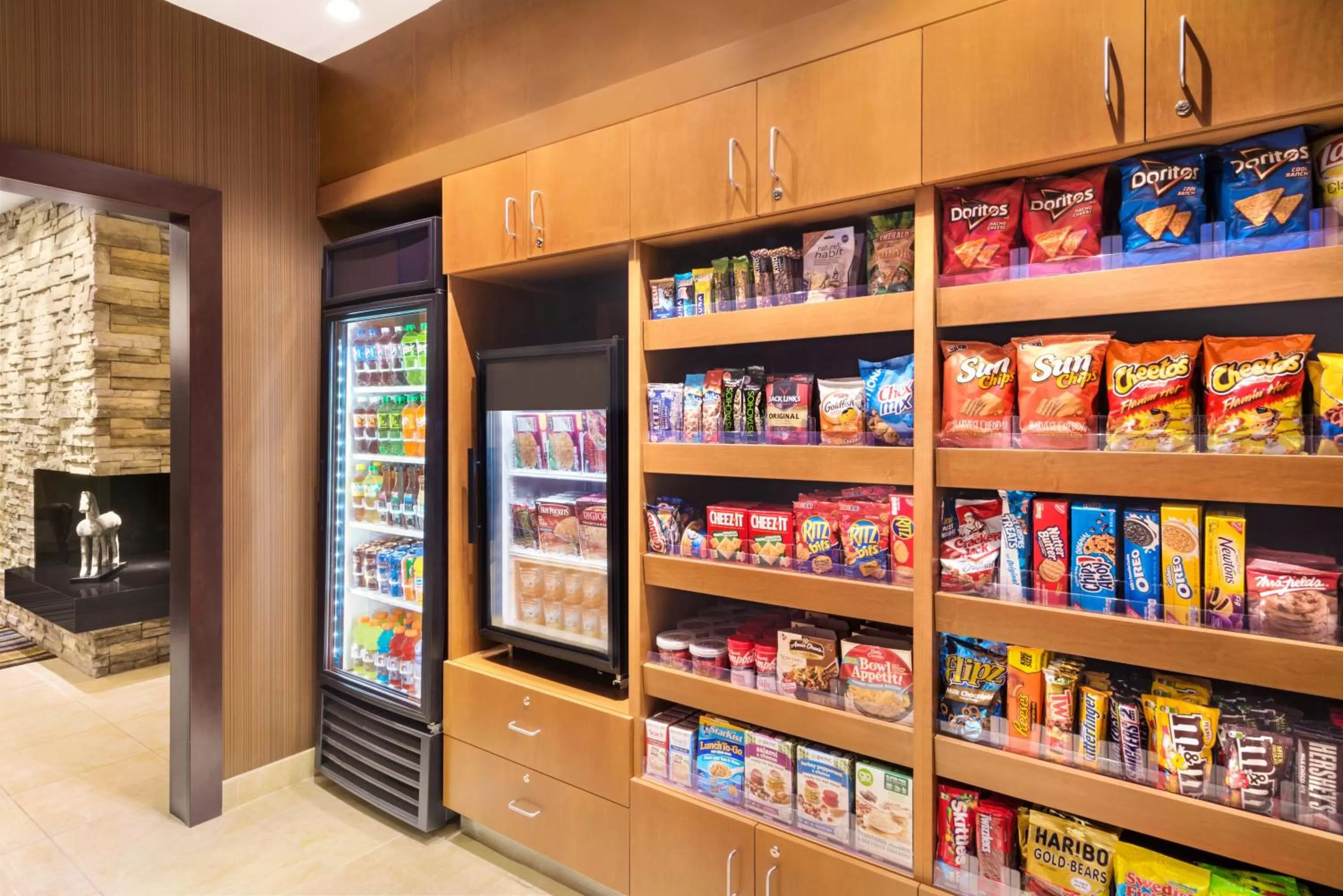 Food in Amerivu Inn and Suites