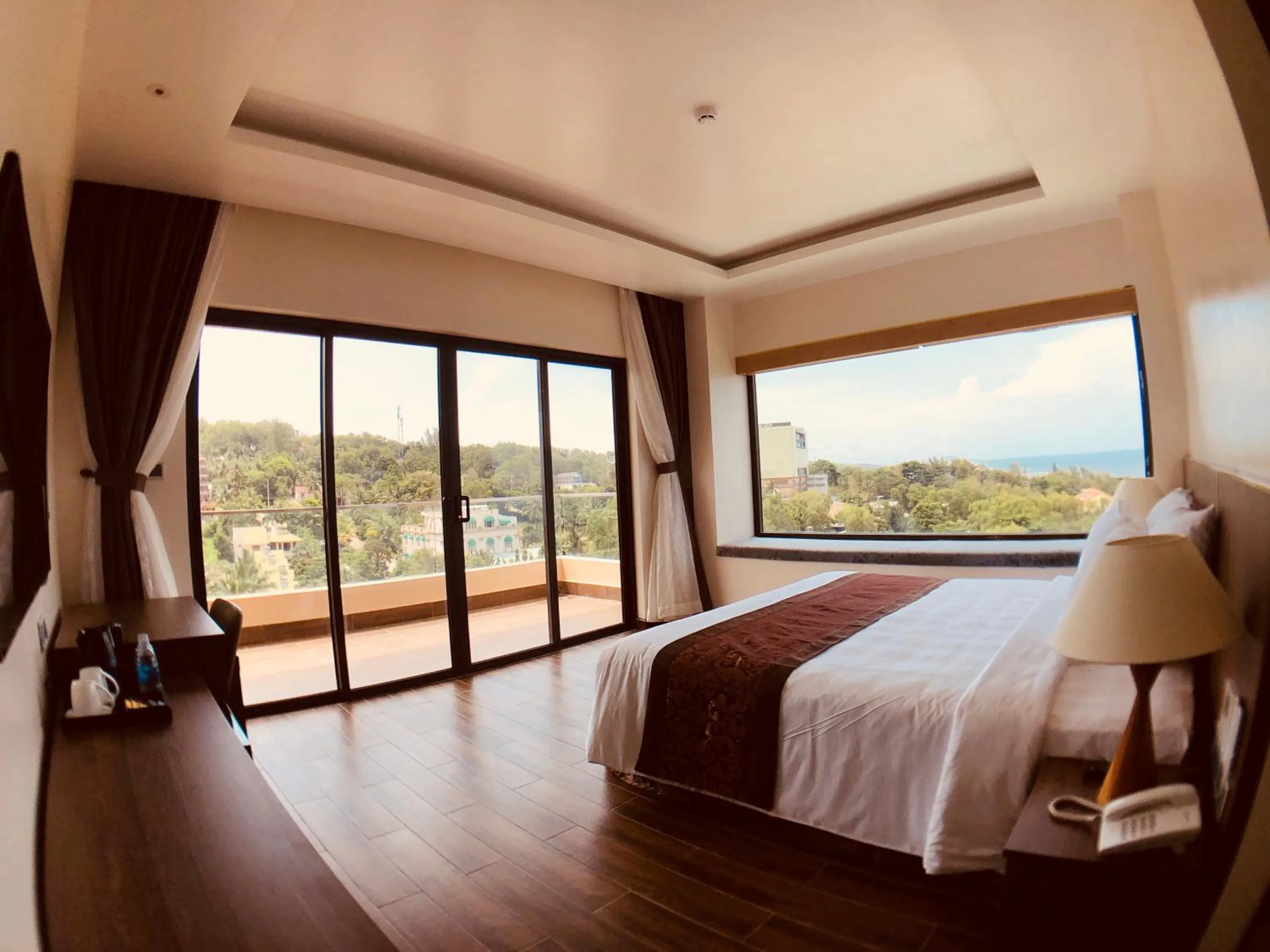 Deluxe Double Room with Balcony in Coral Bay Resort