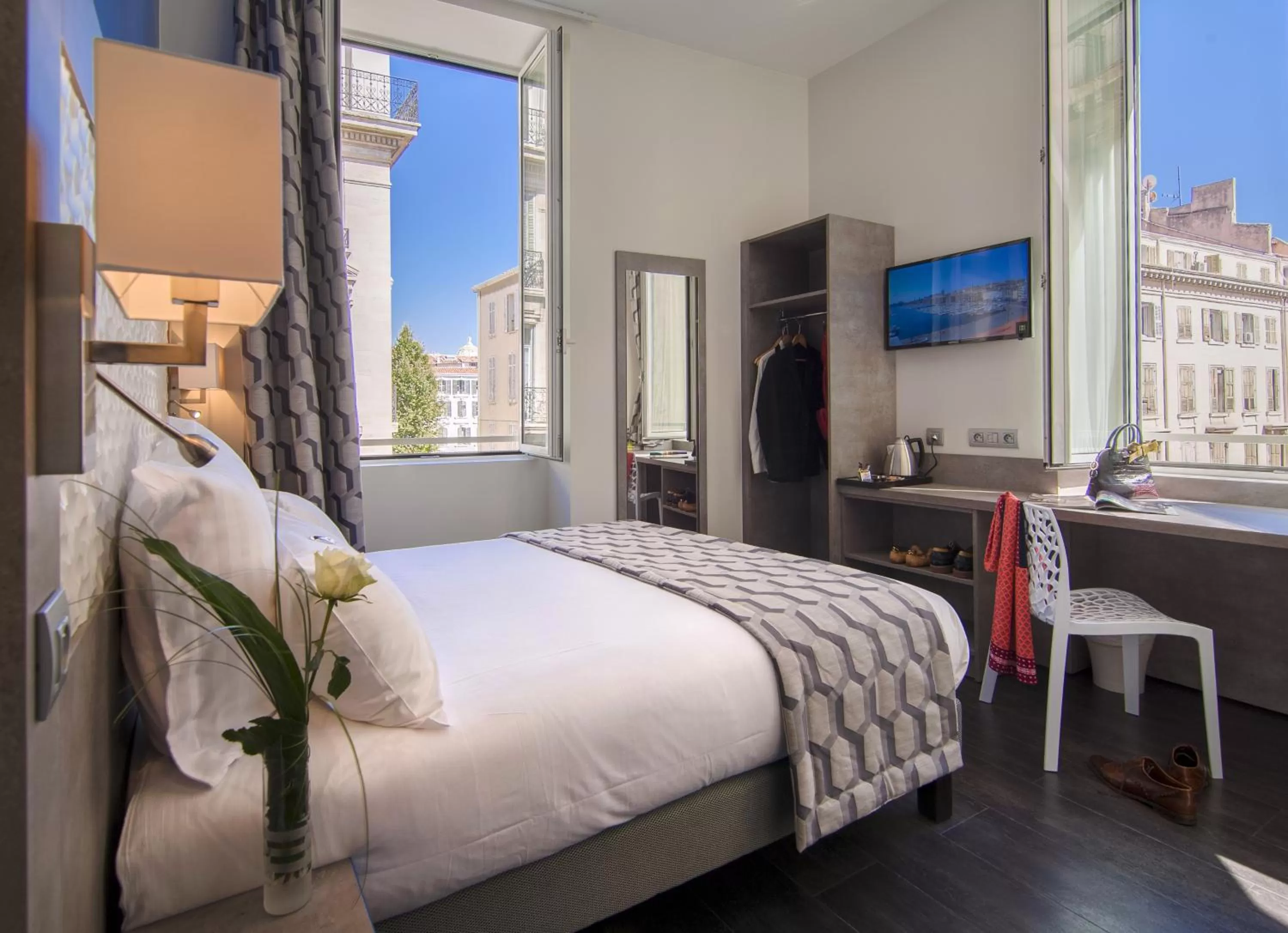 Bedroom, Bed in Hôtel Carré Vieux Port