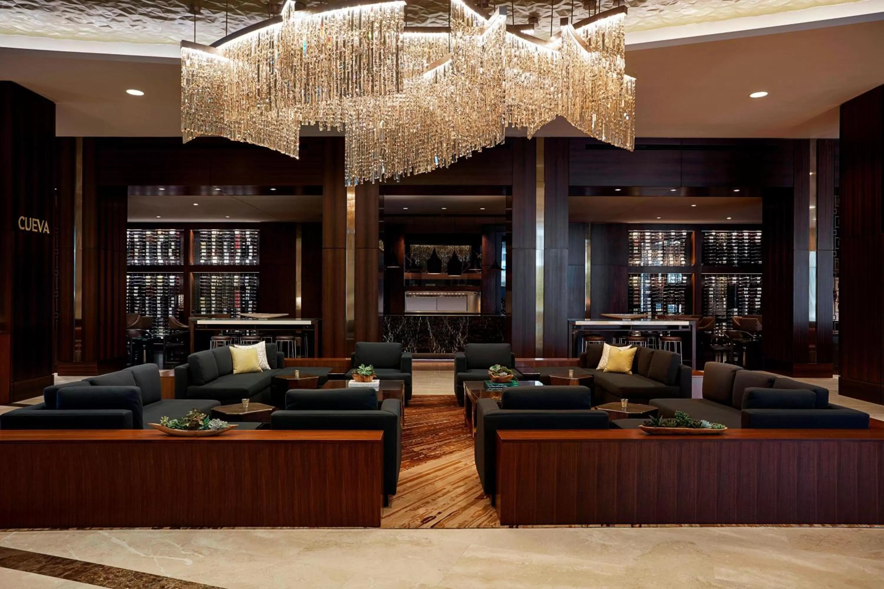 Restaurant/places to eat in Marriott Marquis Houston