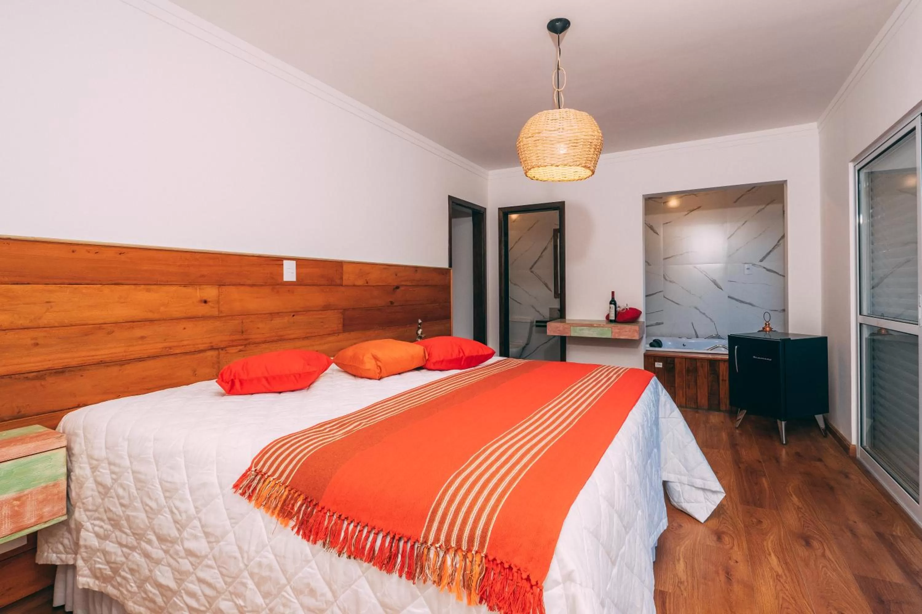 Photo of the whole room, Bed in Pousada Trem Chic