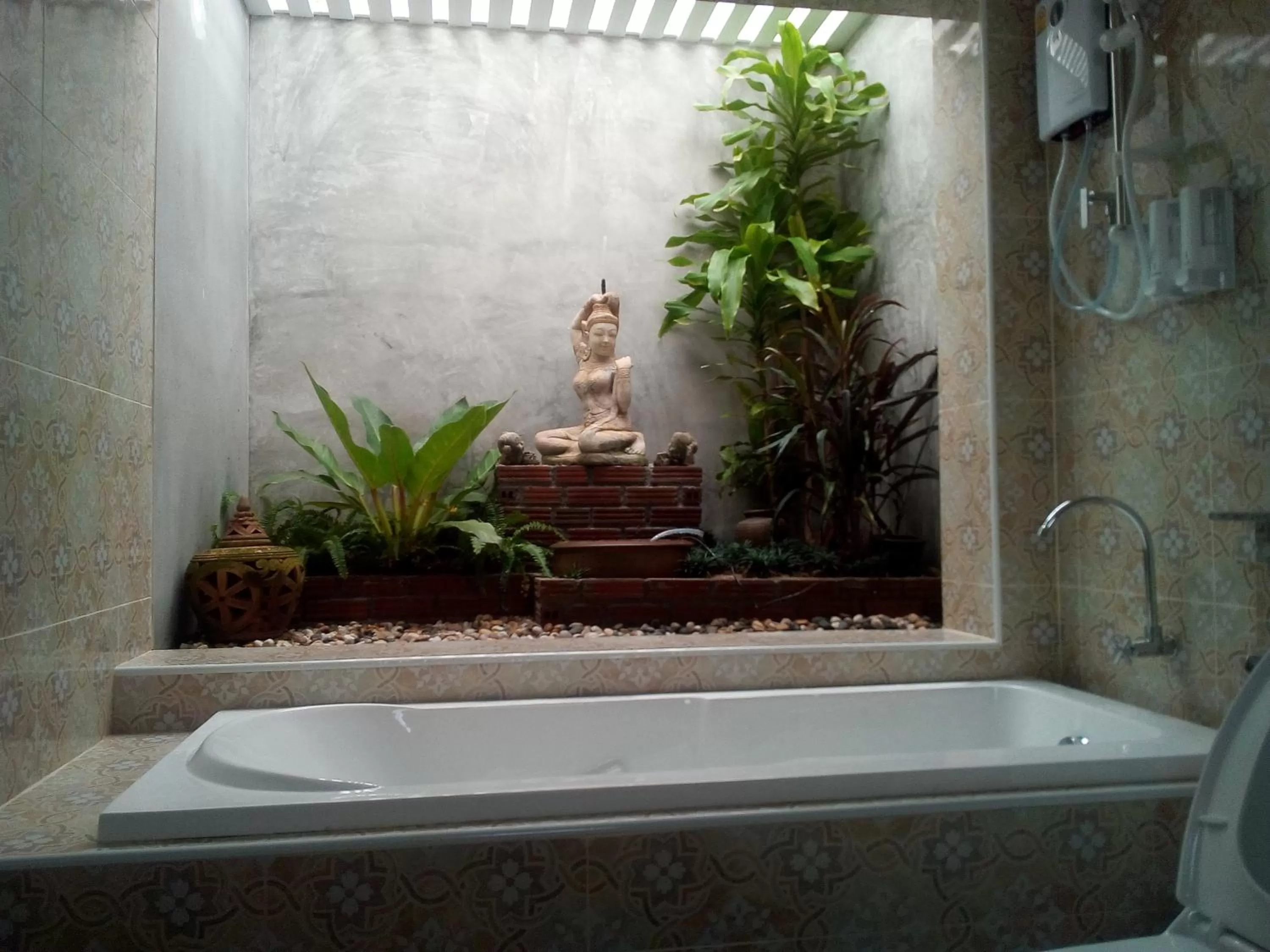 Shower in Fancy Carp Resort