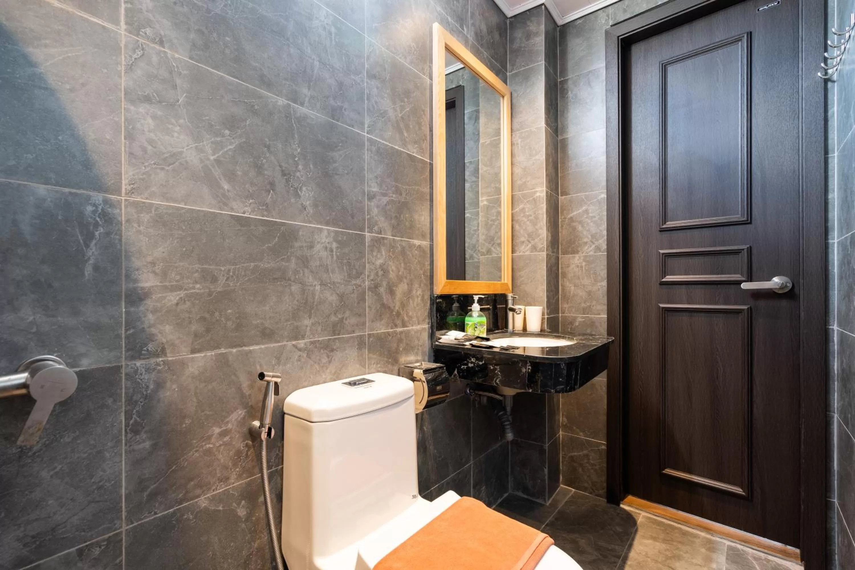 Shower in Haven Hut Hotel