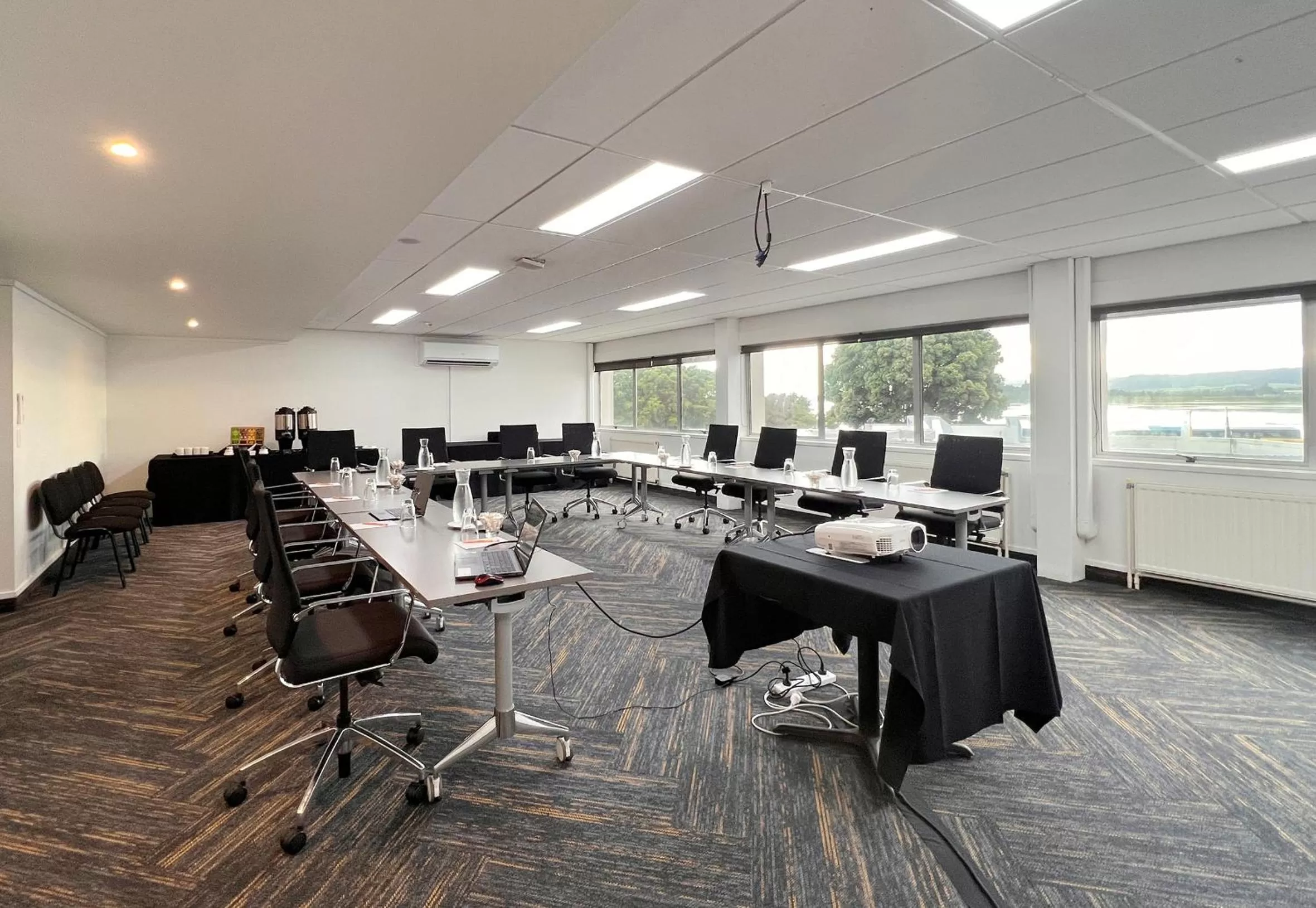 Meeting/conference room in Sudima Hotel Lake Rotorua