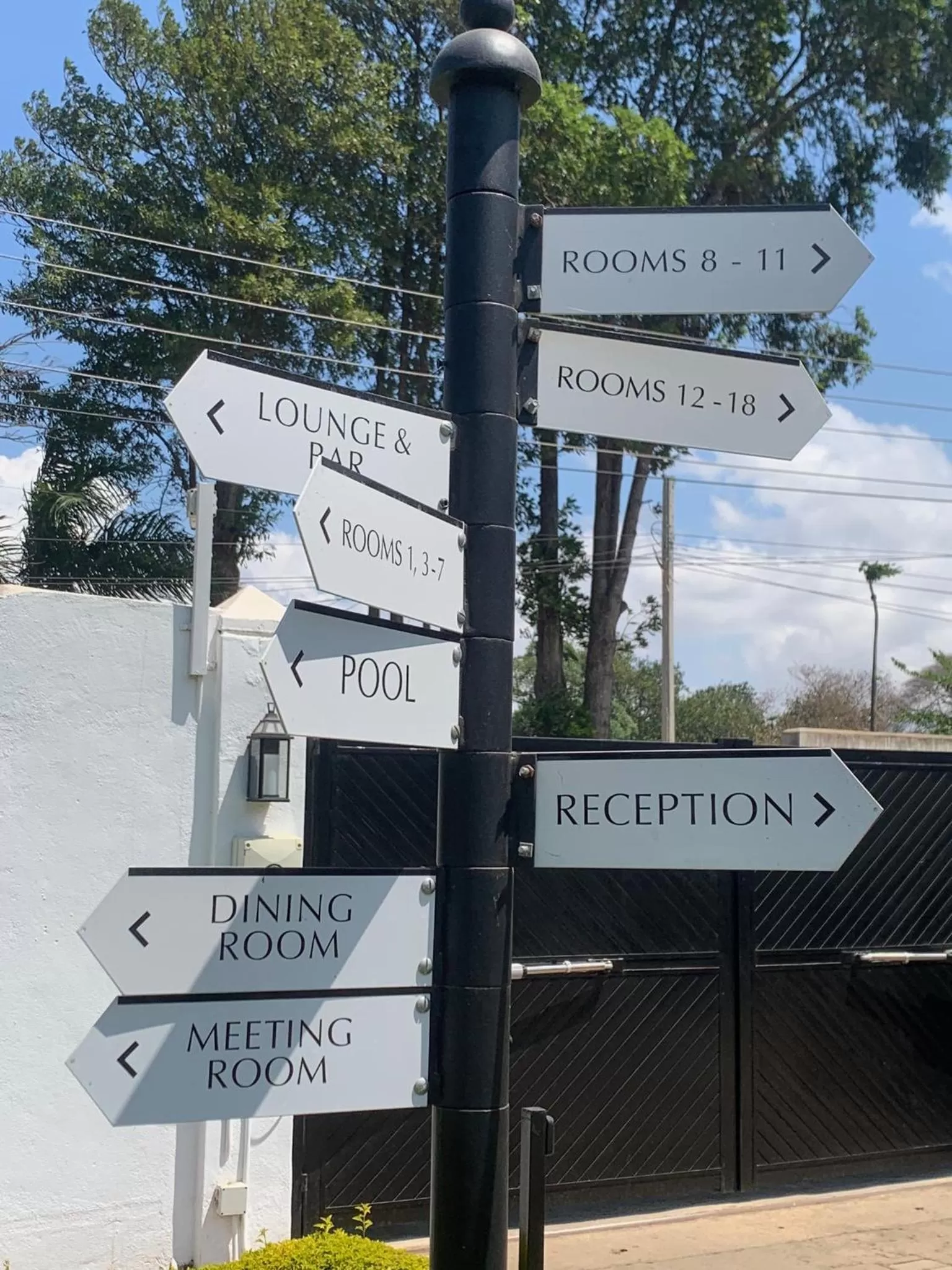 Logo/Certificate/Sign/Award in The Leslie - Bed & Breakfast