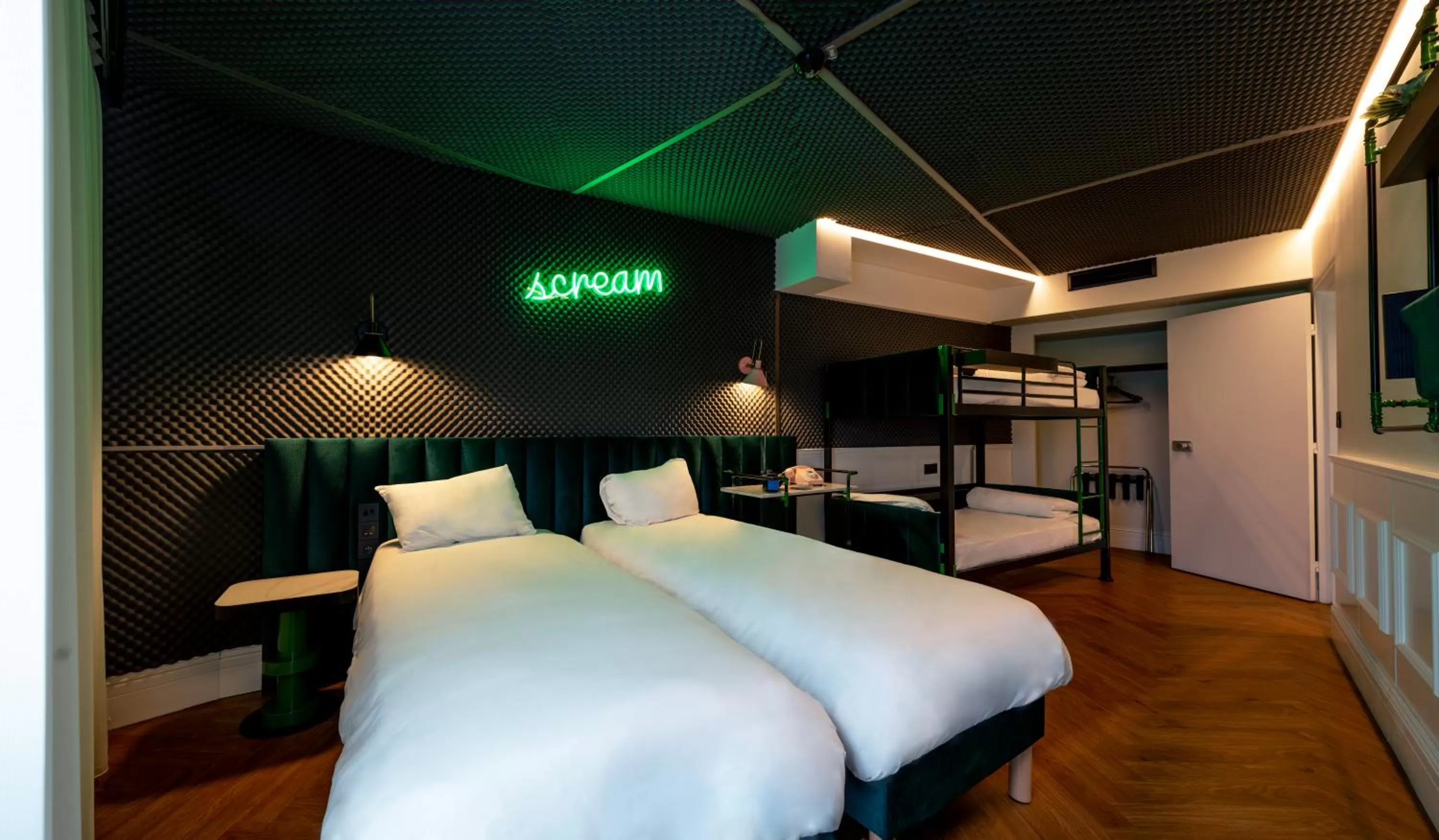 bunk bed, Bed in The ReMIX Hotel