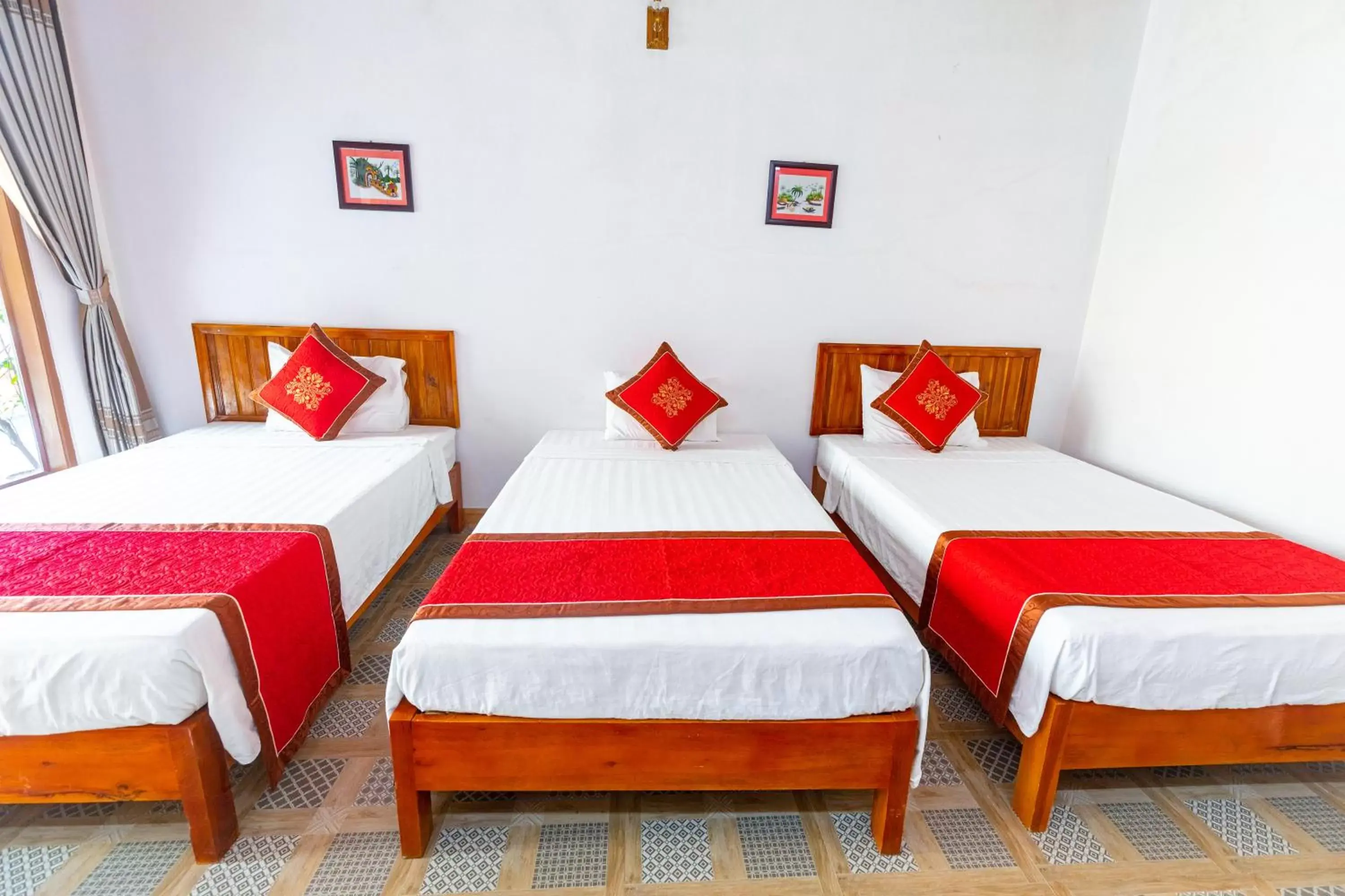 Family Room with Garden View in Tam Coc mountain bungalow Family Room with Garden View in Tam Coc mountain bungalow