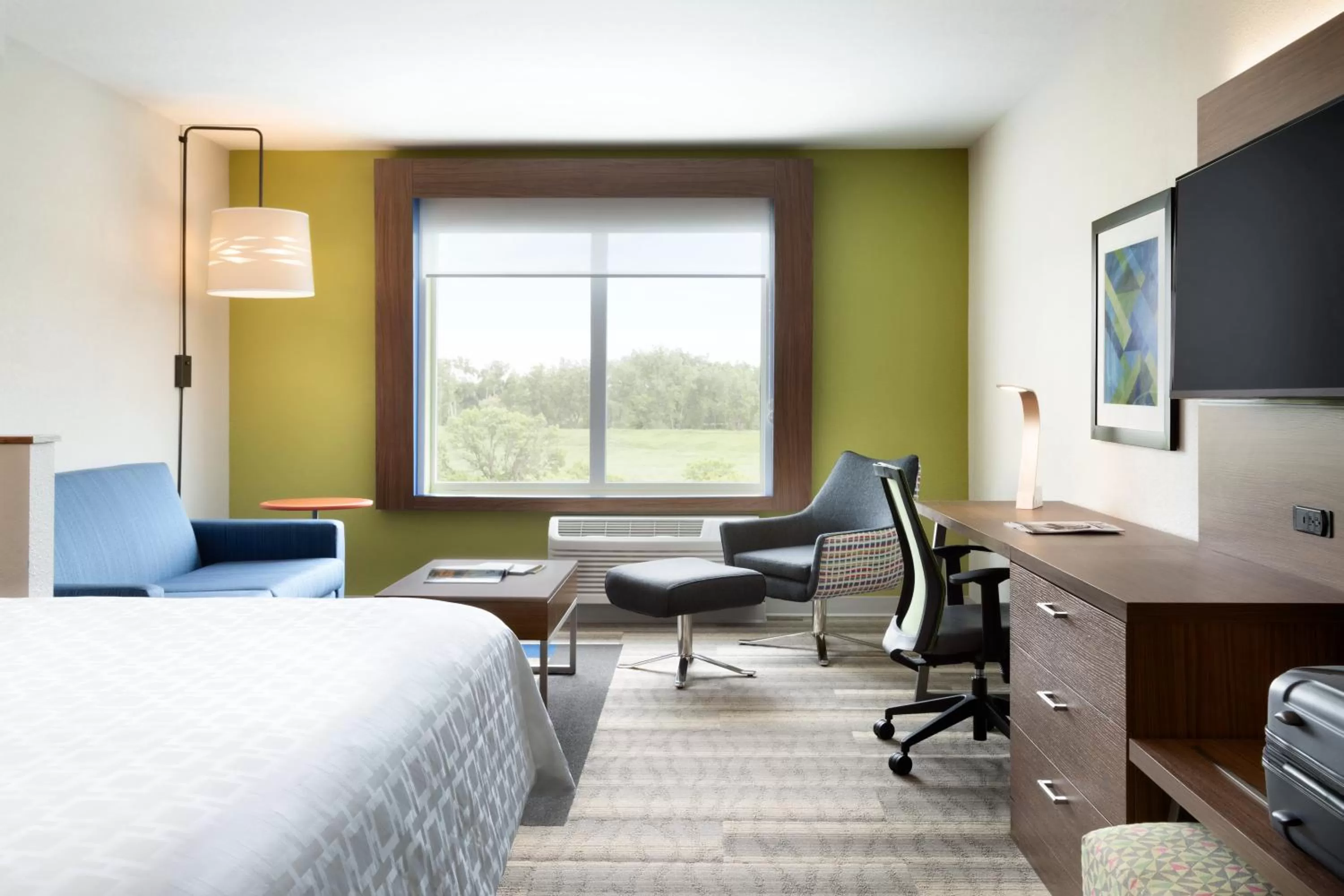 Photo of the whole room, Bed in Holiday Inn Express & Suites - La Grange by IHG