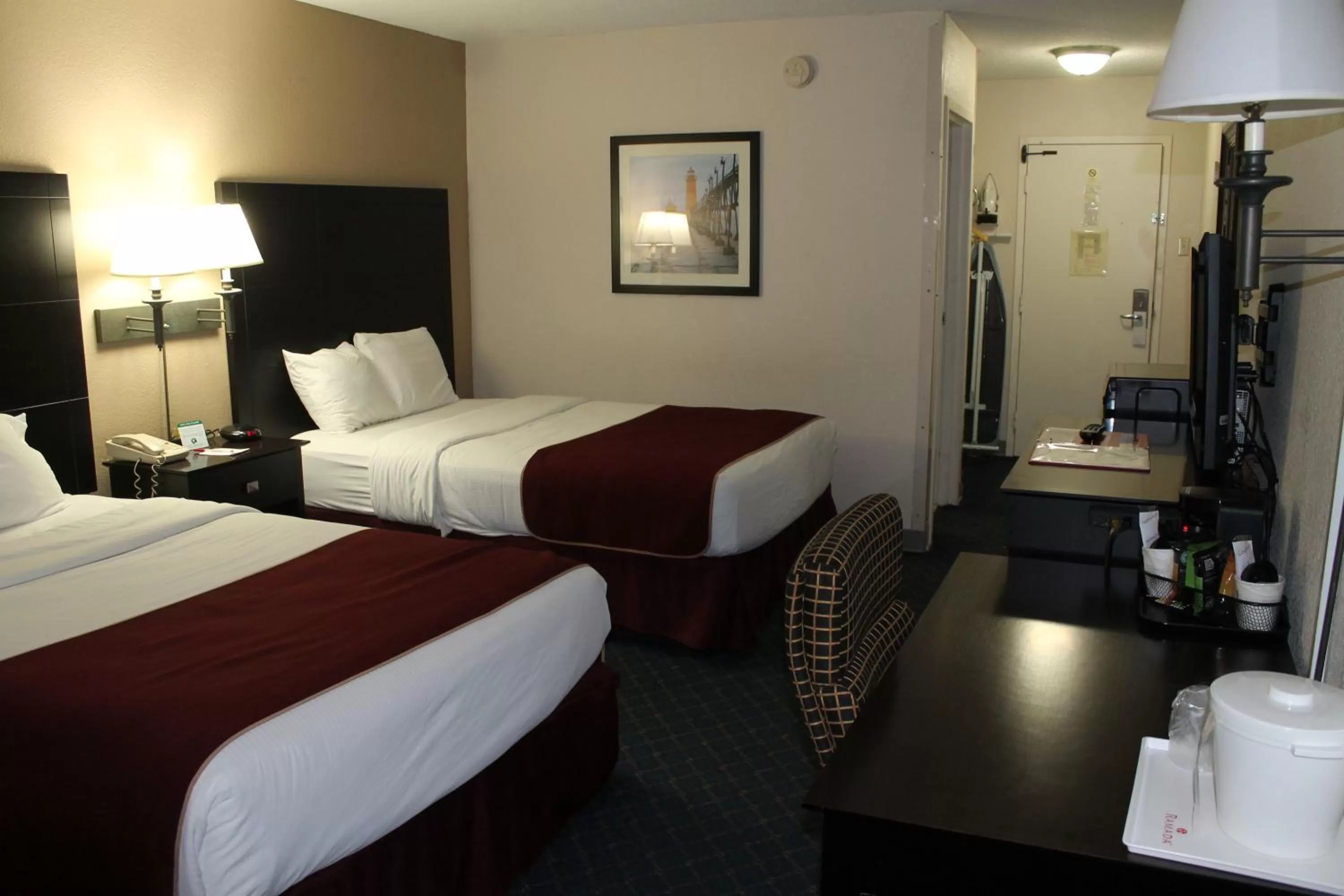 Bed in Ramada by Wyndham Grayling Hotel & Conference Center
