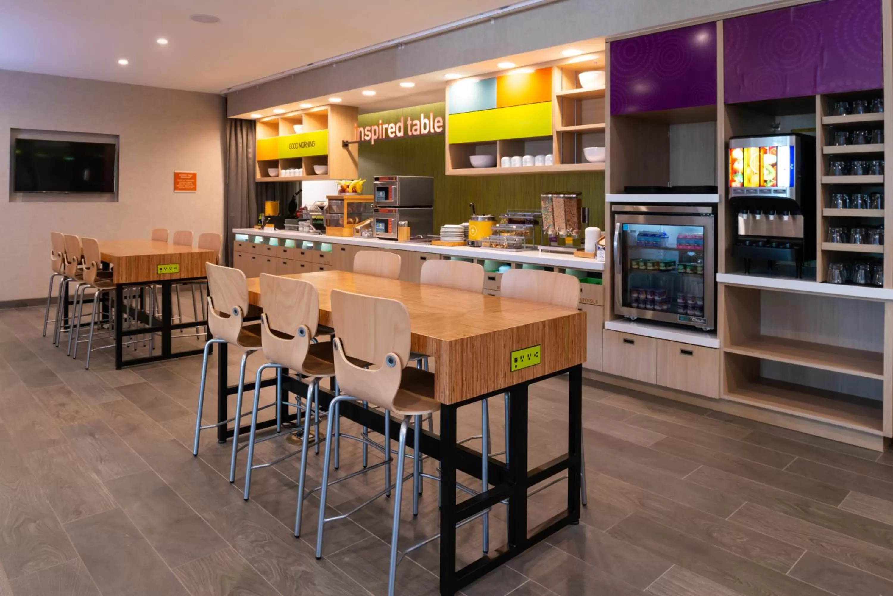 Food and drinks in Home2 Suites By Hilton Columbus/West, OH