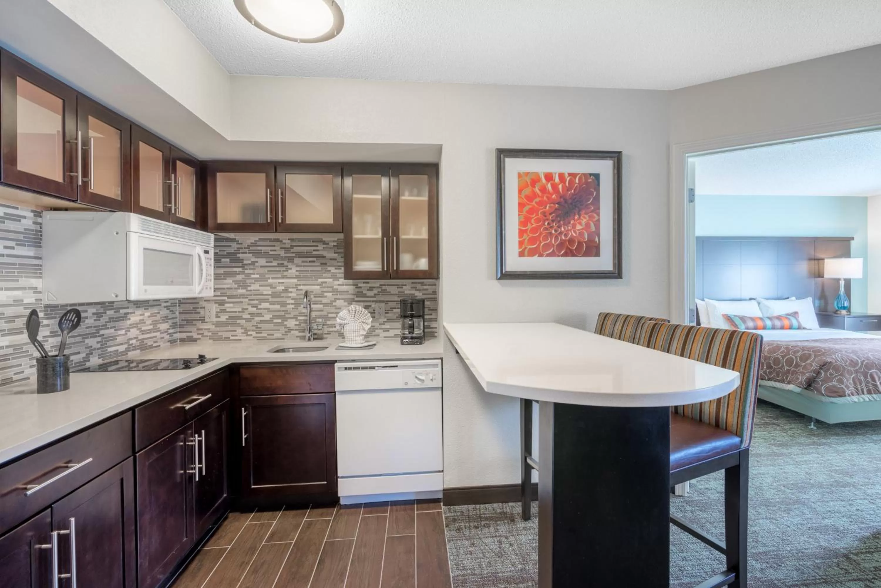 Photo of the whole room, Bed in Staybridge Suites Wilmington-Newark by IHG