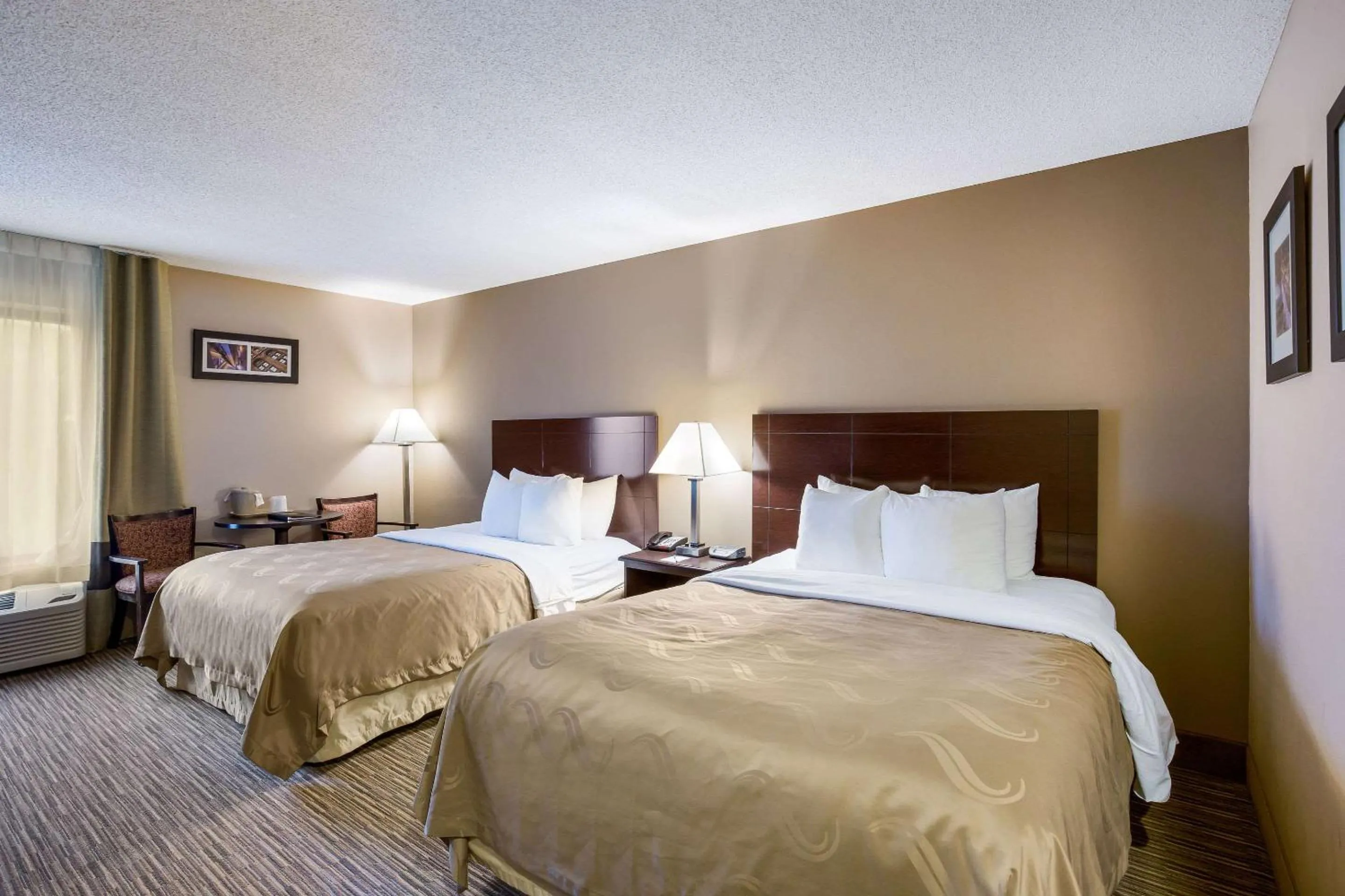 Photo of the whole room, Bed in Quality Inn I-70 Near Kansas Speedway