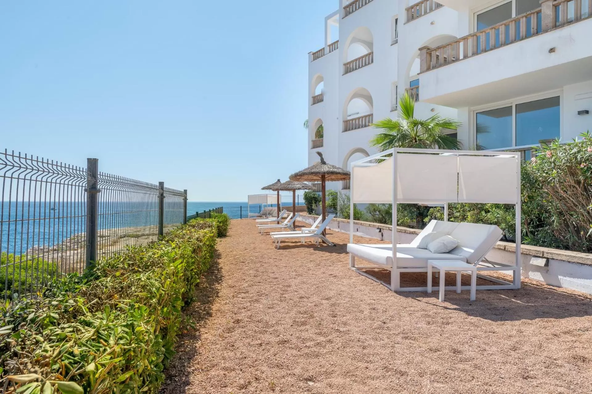 Property building in Orange Colom - Seaside Apartments
