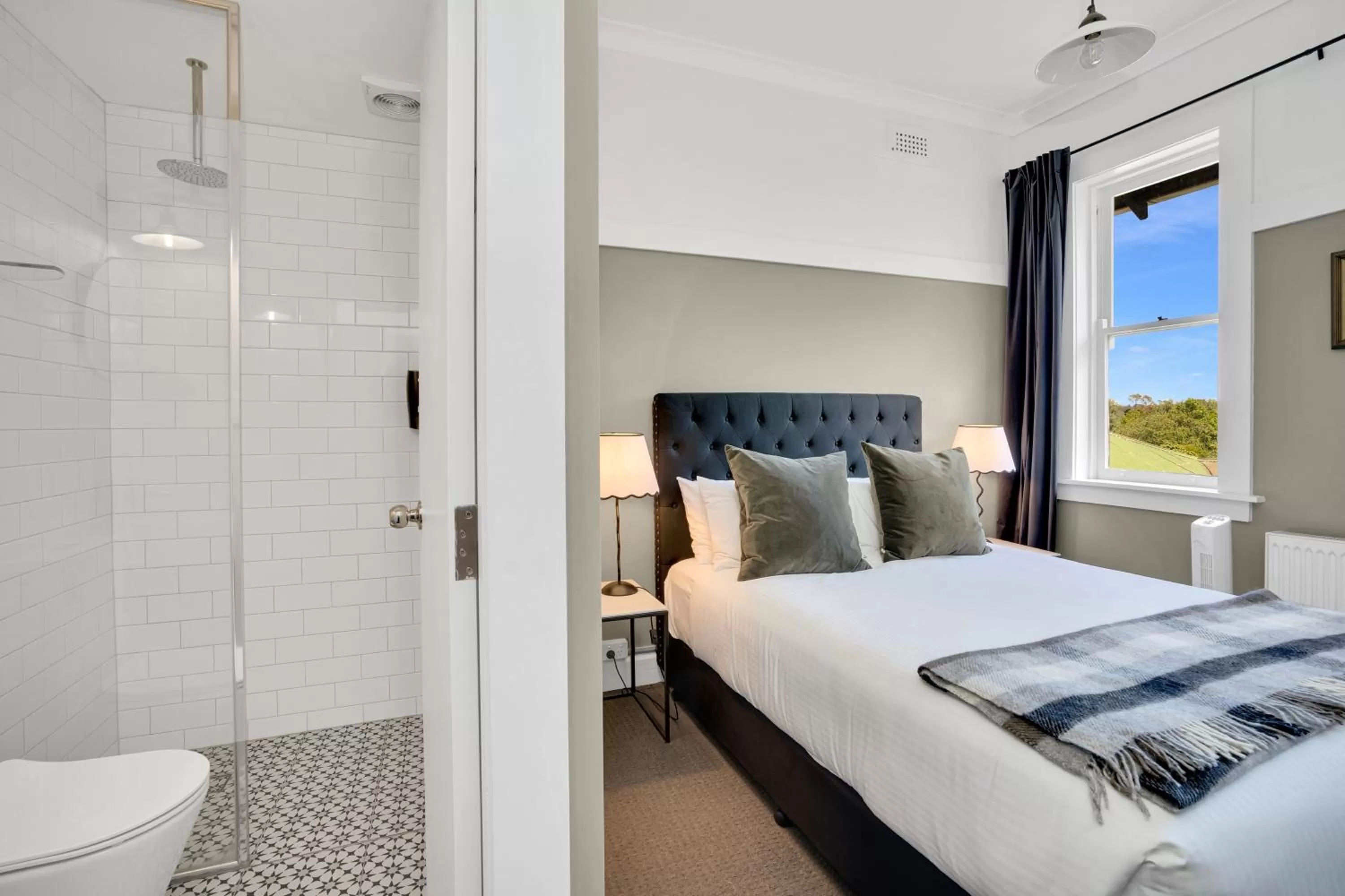 Bed in Bundanoon Hotel