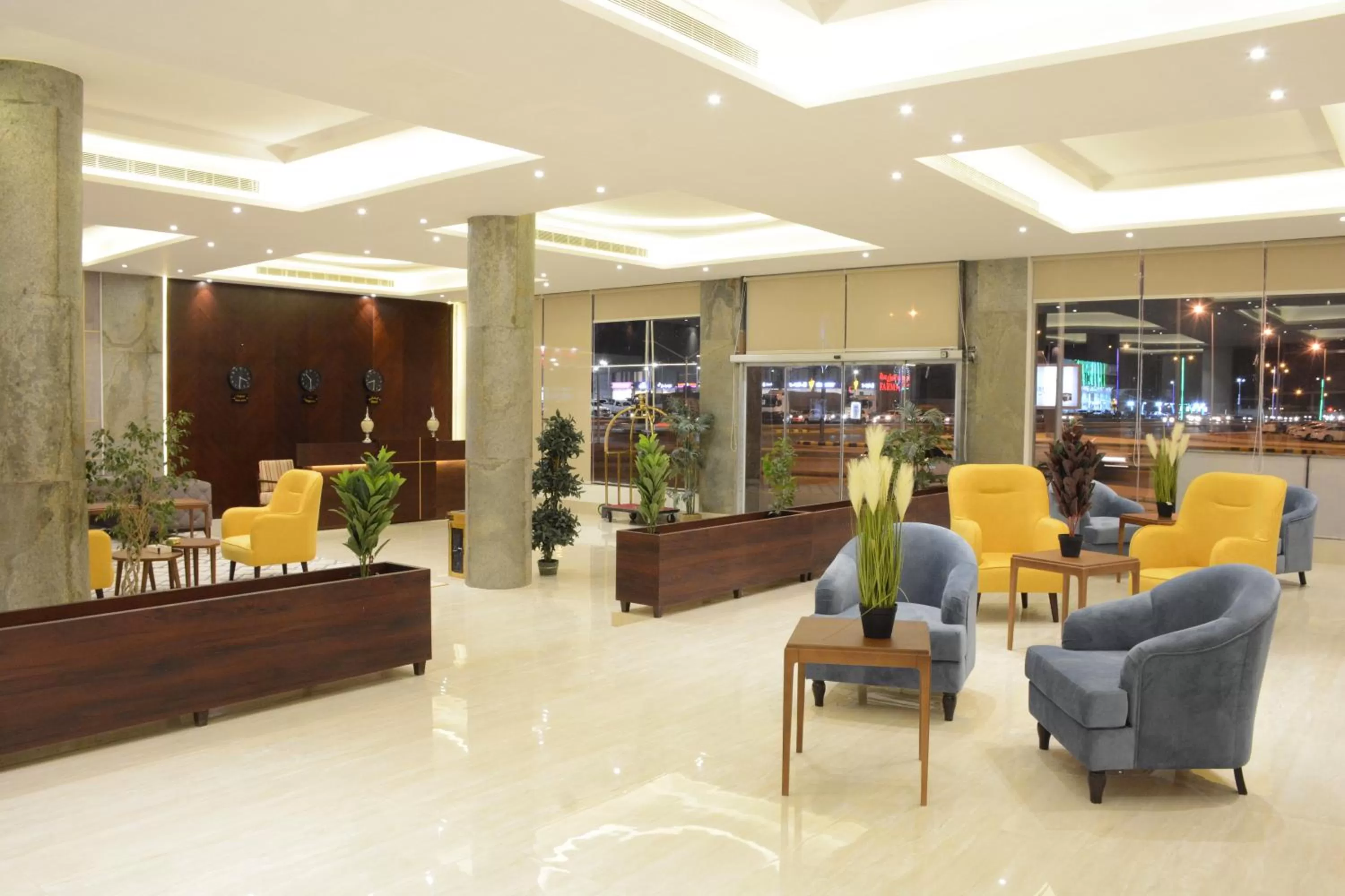 Lobby or reception in E1 Hotel