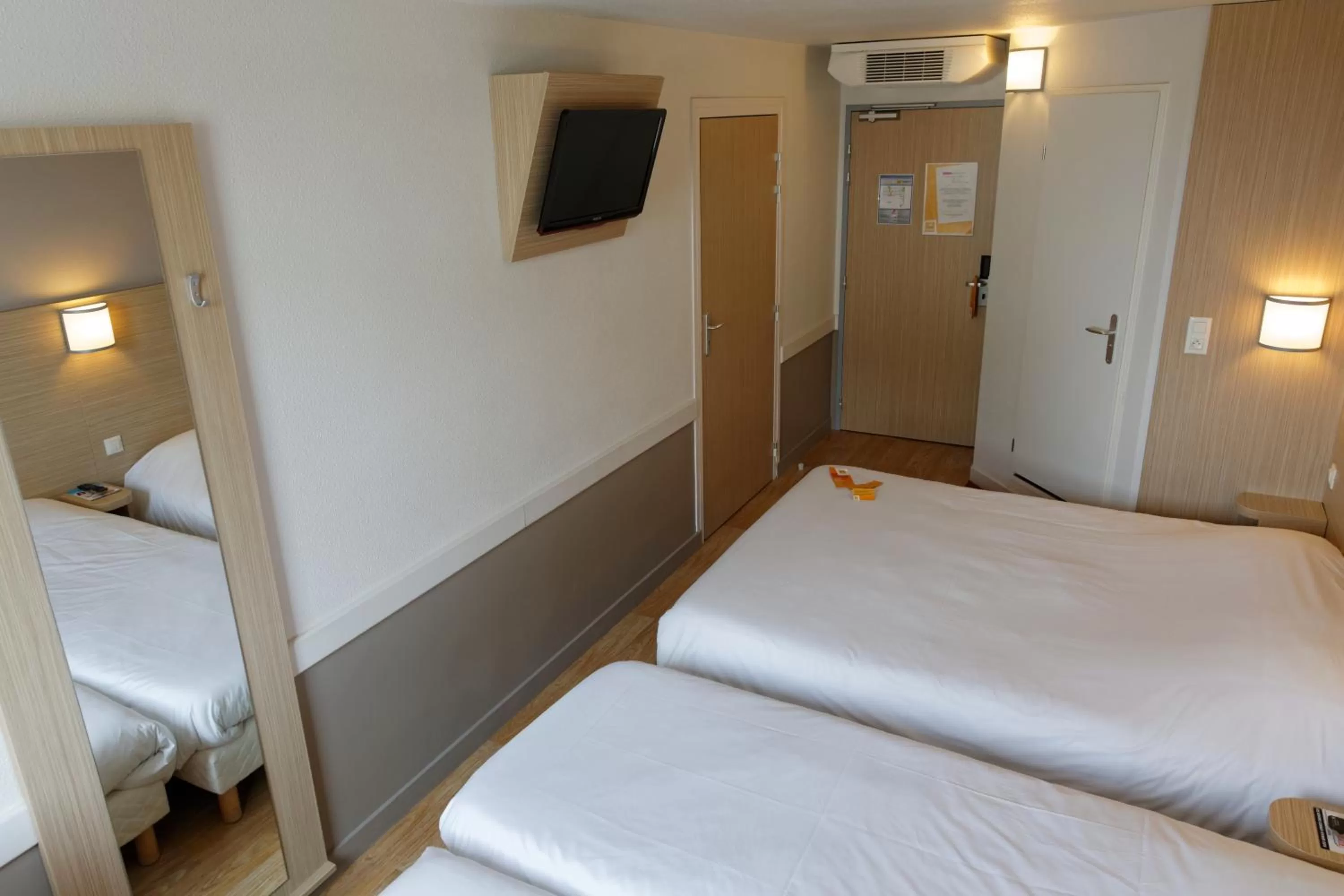 Bed in Première Classe Lyon Sud - A7