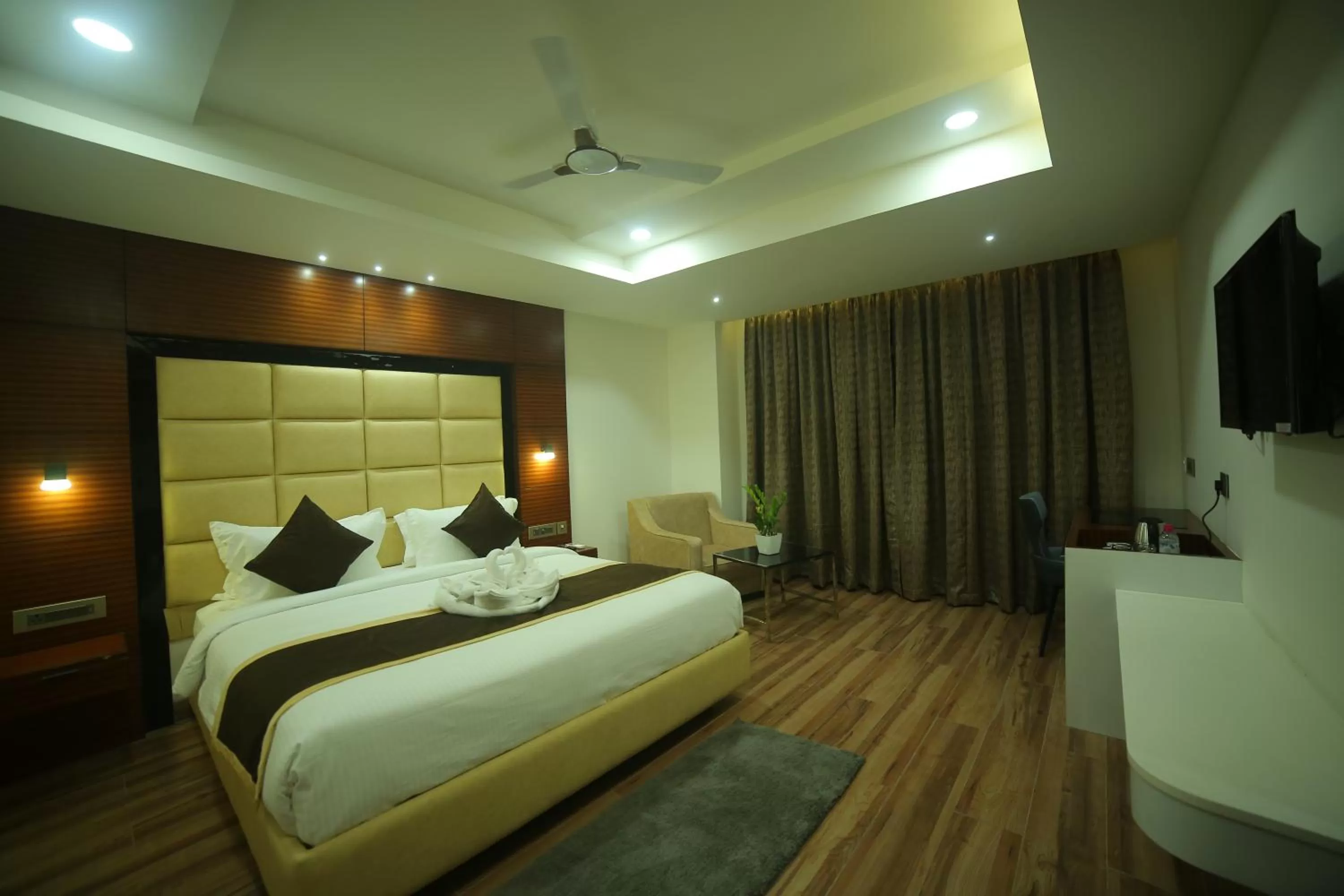 Photo of the whole room, Bed in Sree Fortune Grand, Tadepalli