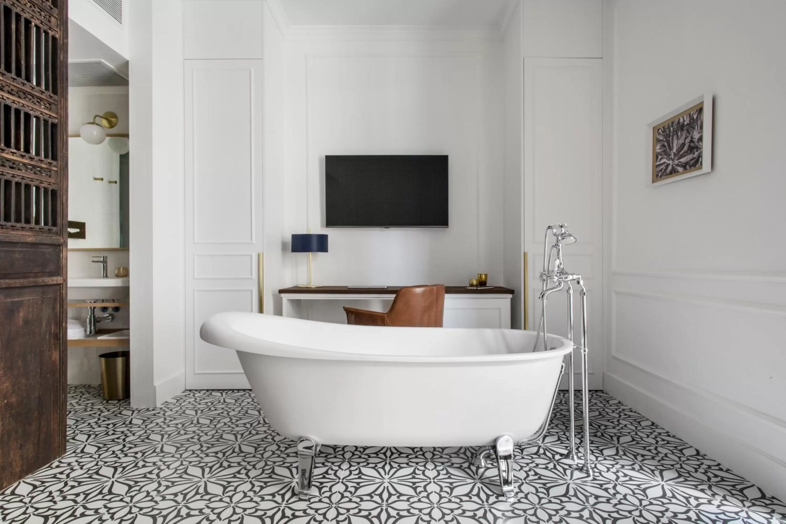 Bathroom in Hotel Midmost by Majestic Hotel Group