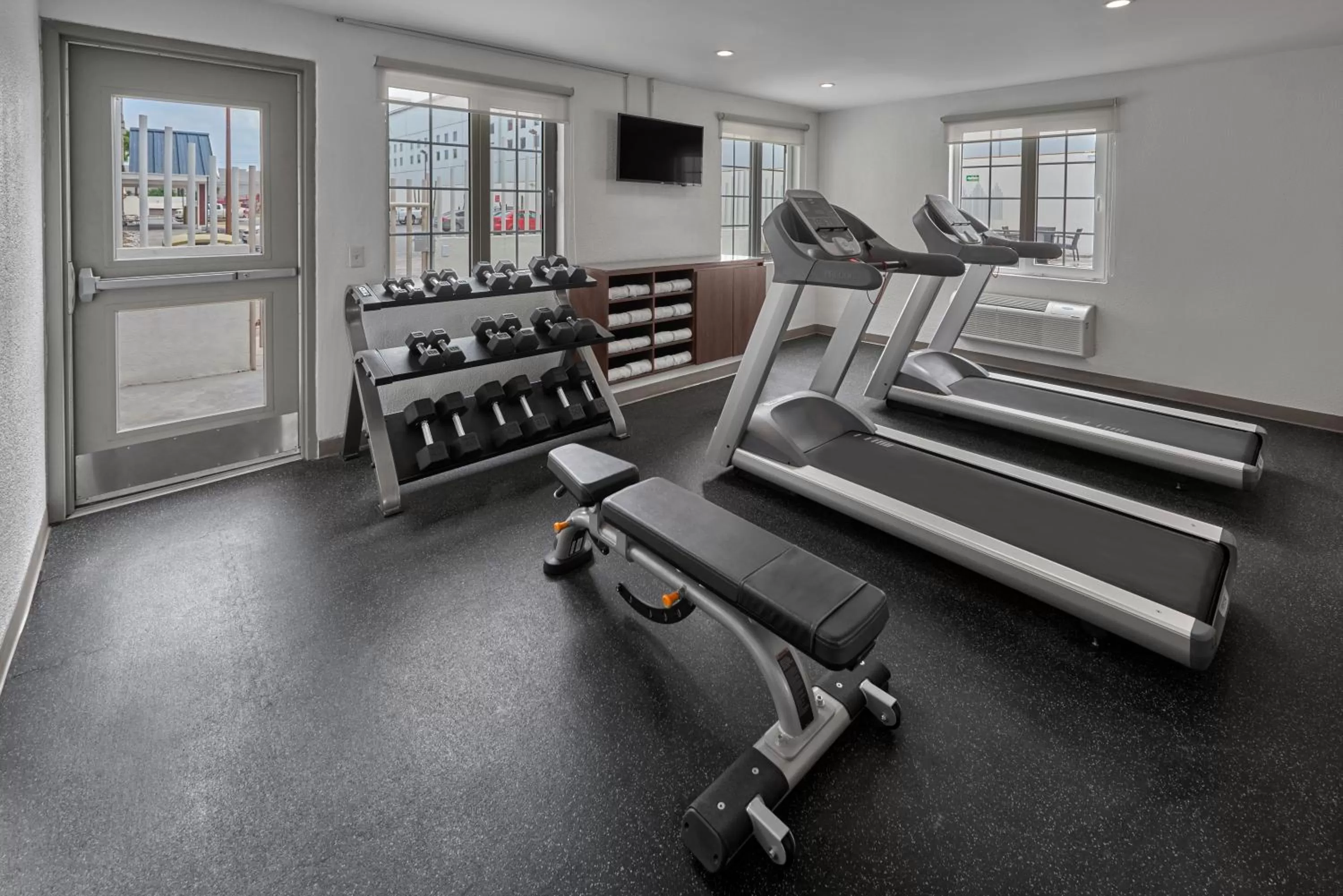 Fitness centre/facilities in Extended Suites Monterrey Aeropuerto