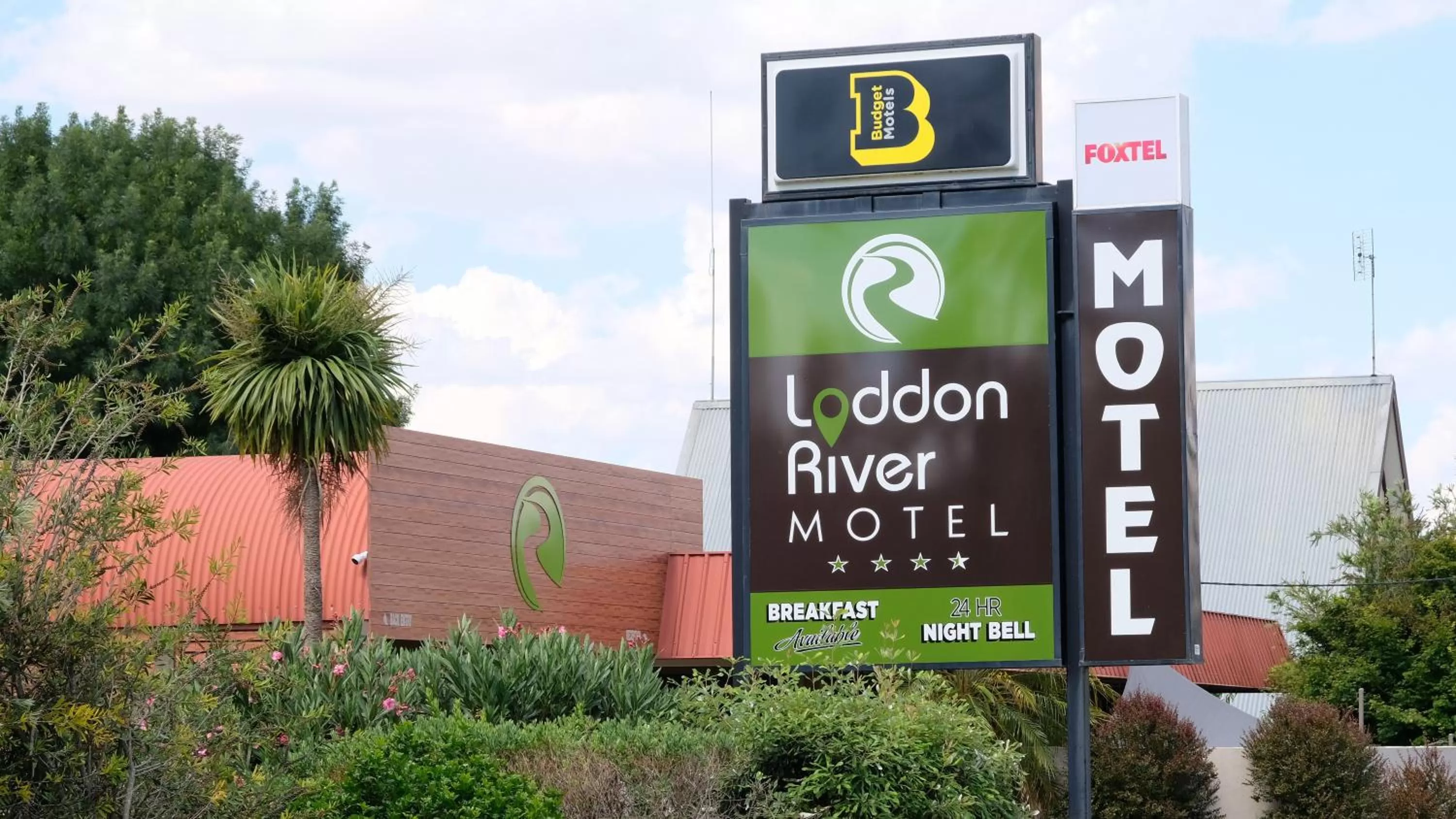 Property building in Loddon River Motel Kerang