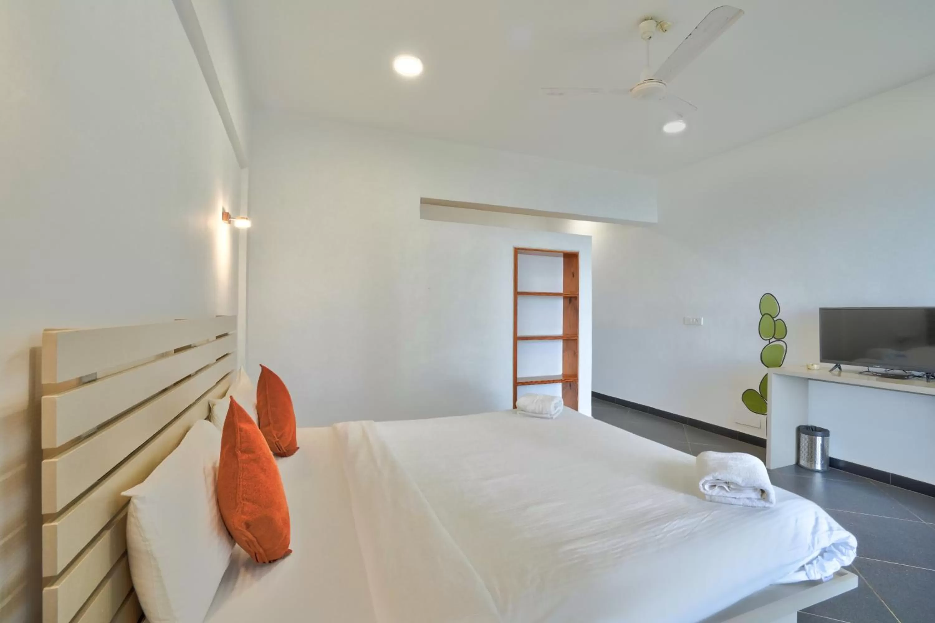 Photo of the whole room, Bed in Blu Missel By The River