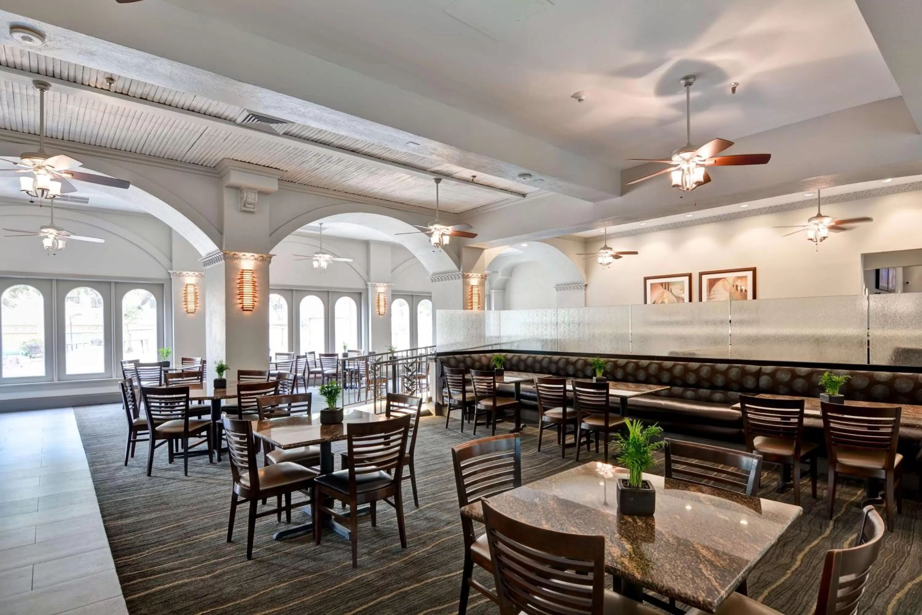 Restaurant/places to eat in Embassy Suites by Hilton Miami International Airport