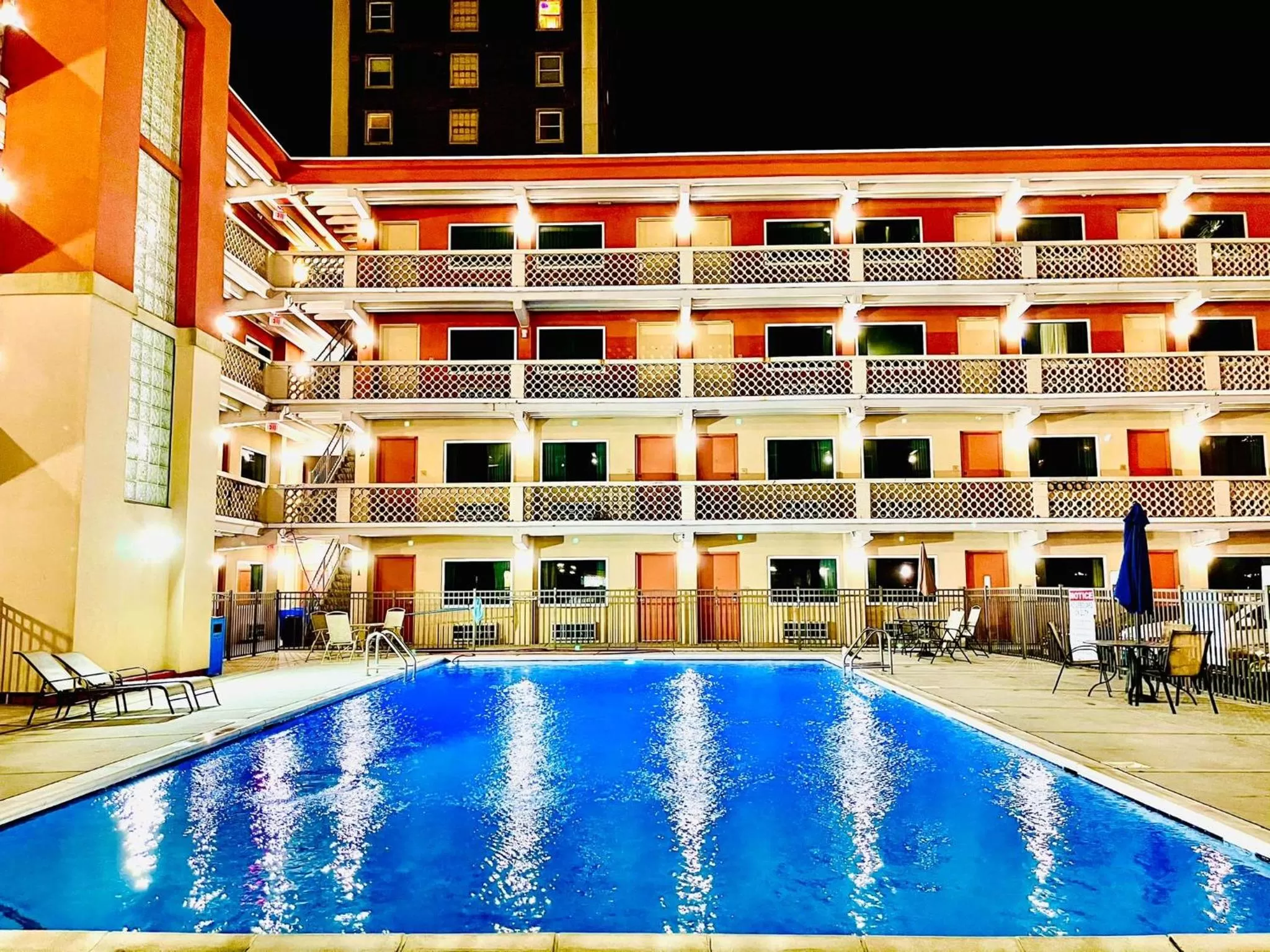 Swimming pool in Clarion Inn Atlantic City - Beach and Boardwalk