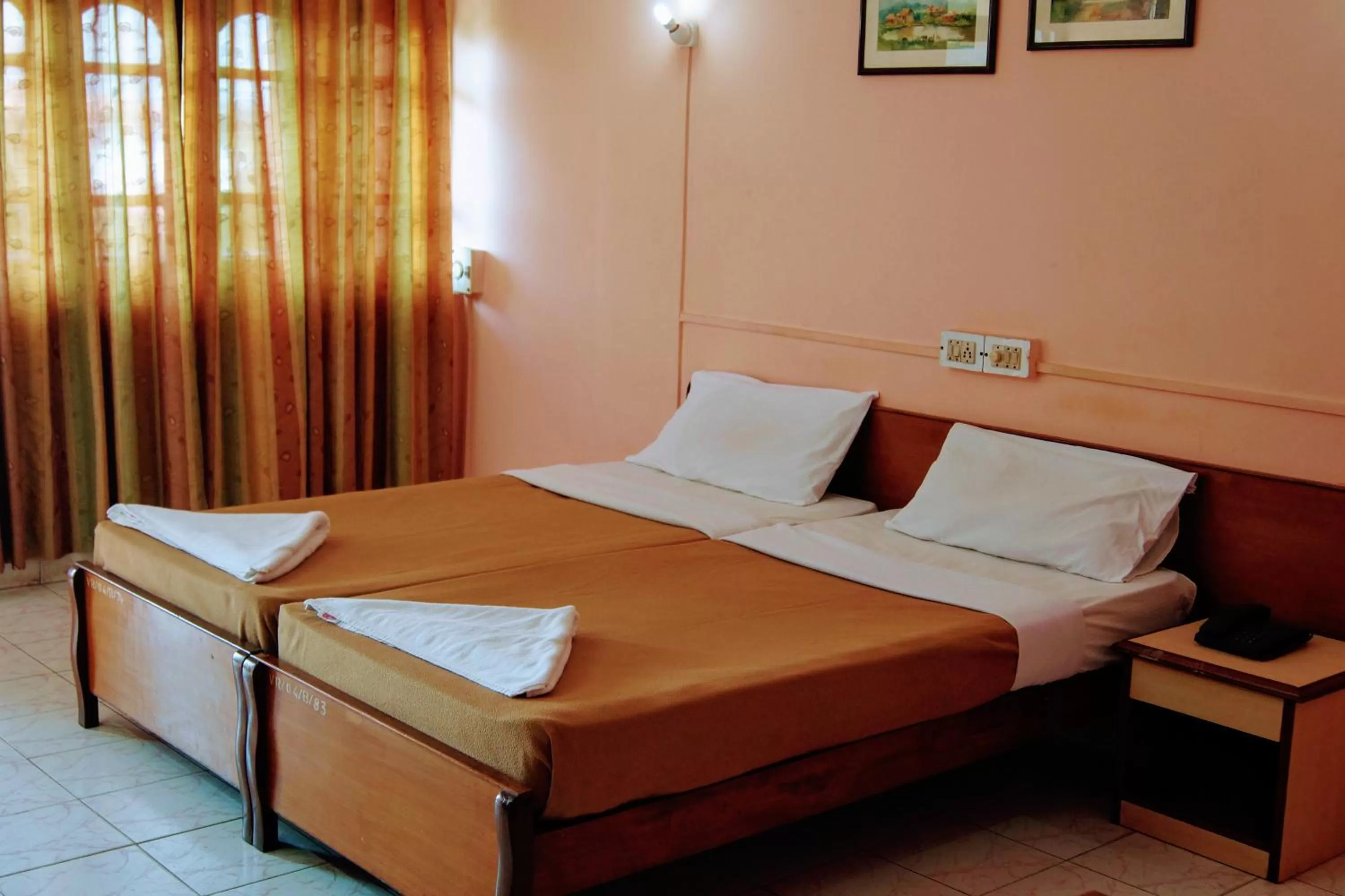 Bed in Vasco Residency
