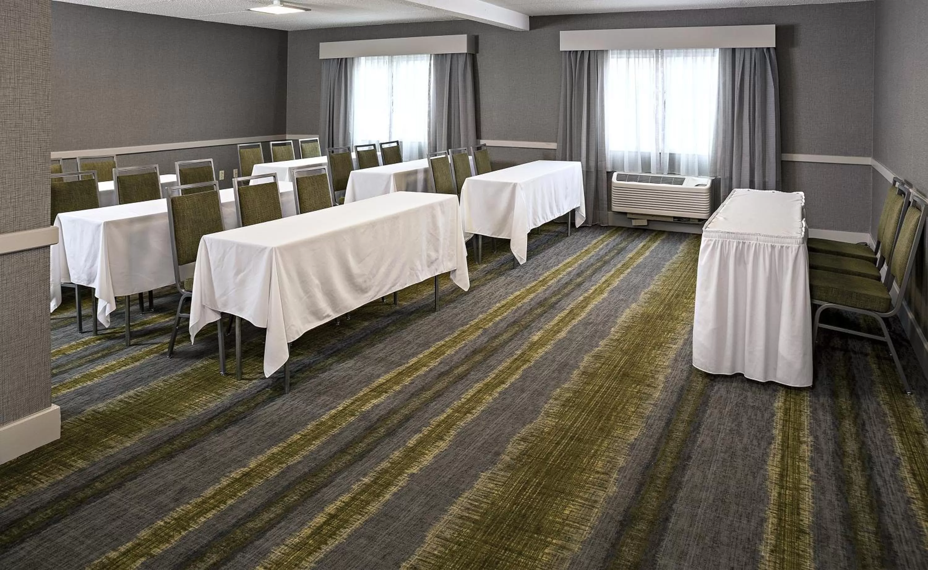 Meeting/conference room in Holiday Inn Salem by IHG