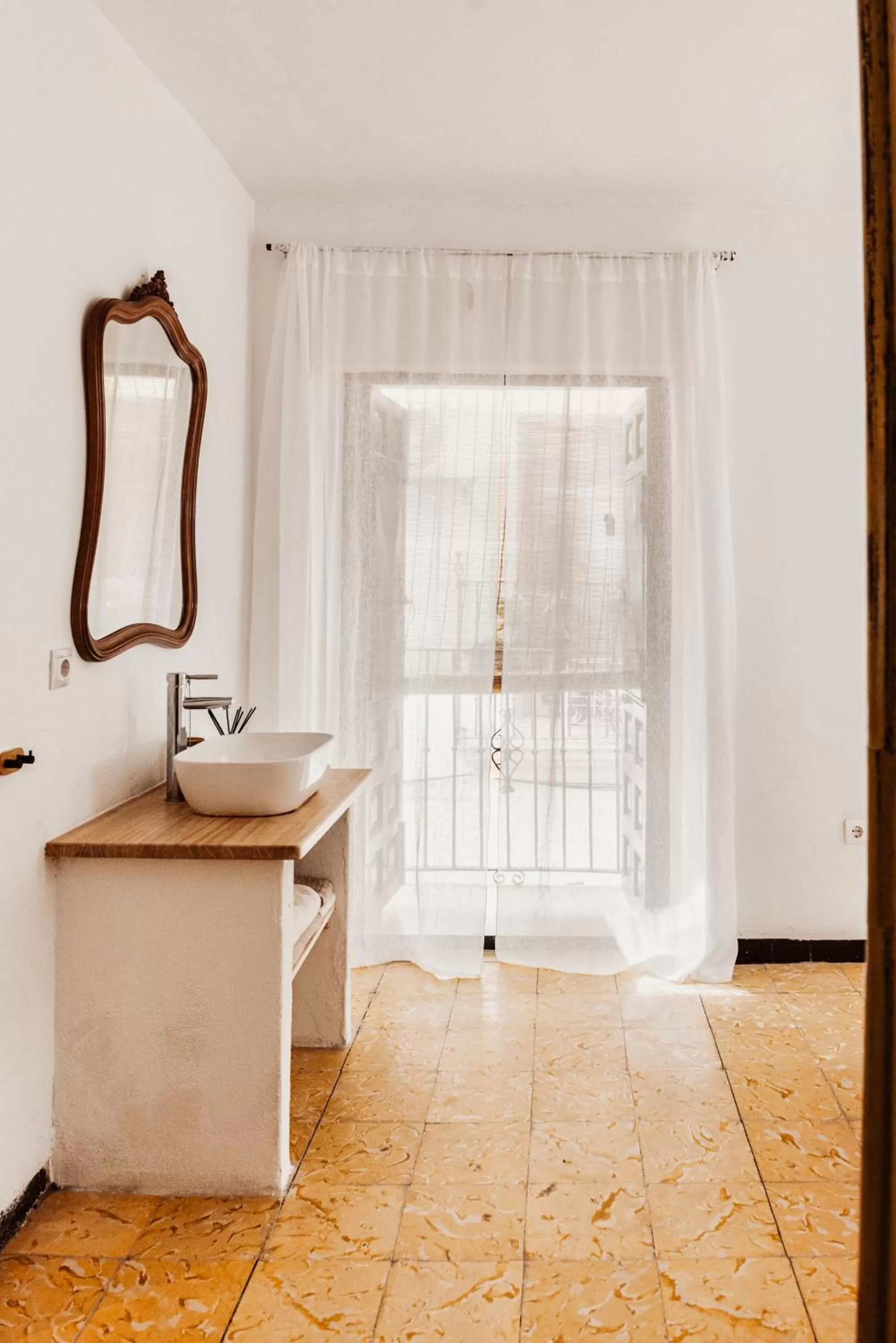Bathroom in Encanto Guesthouse