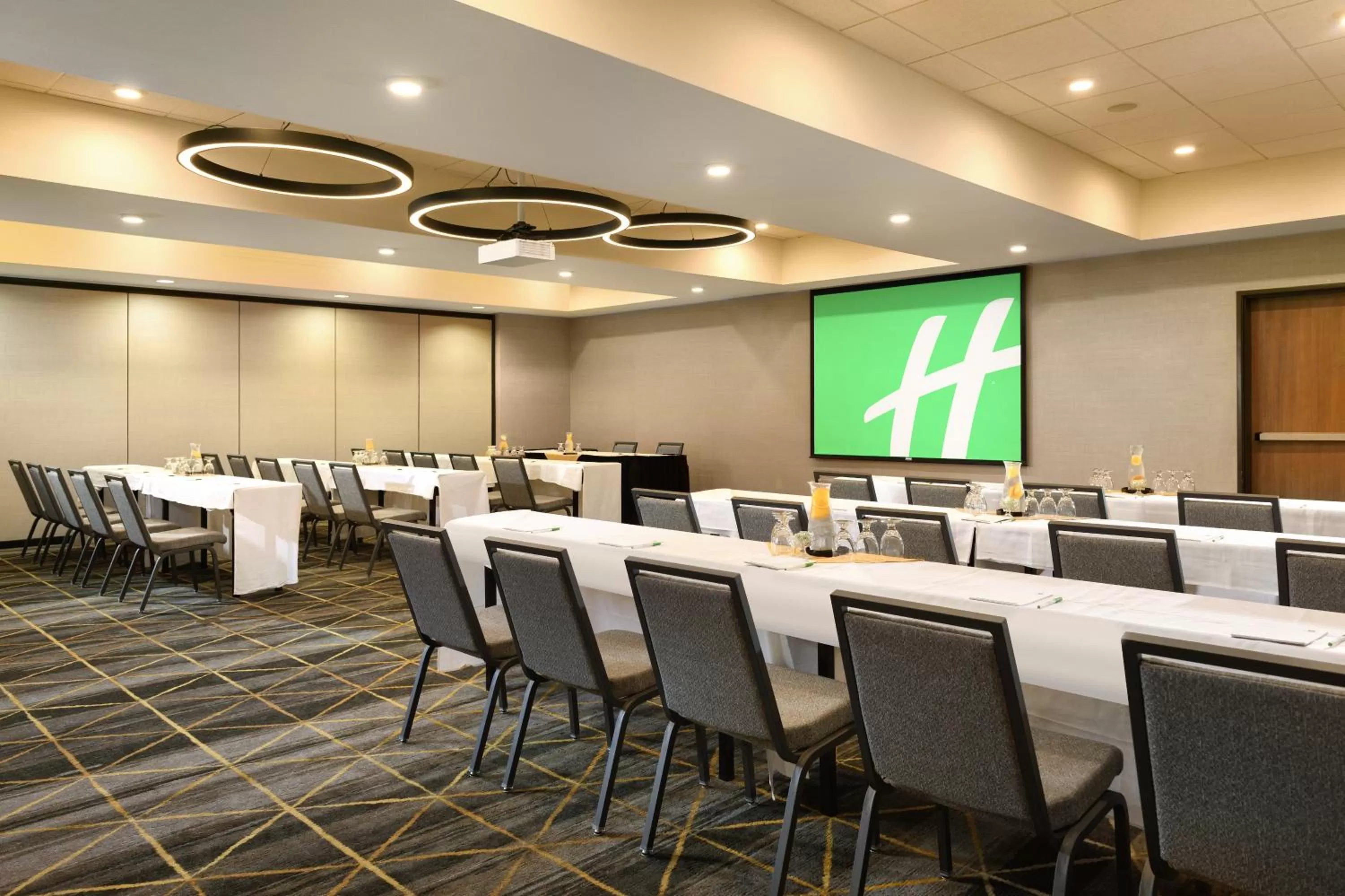 Meeting/conference room in Holiday Inn Oakland Airport by IHG