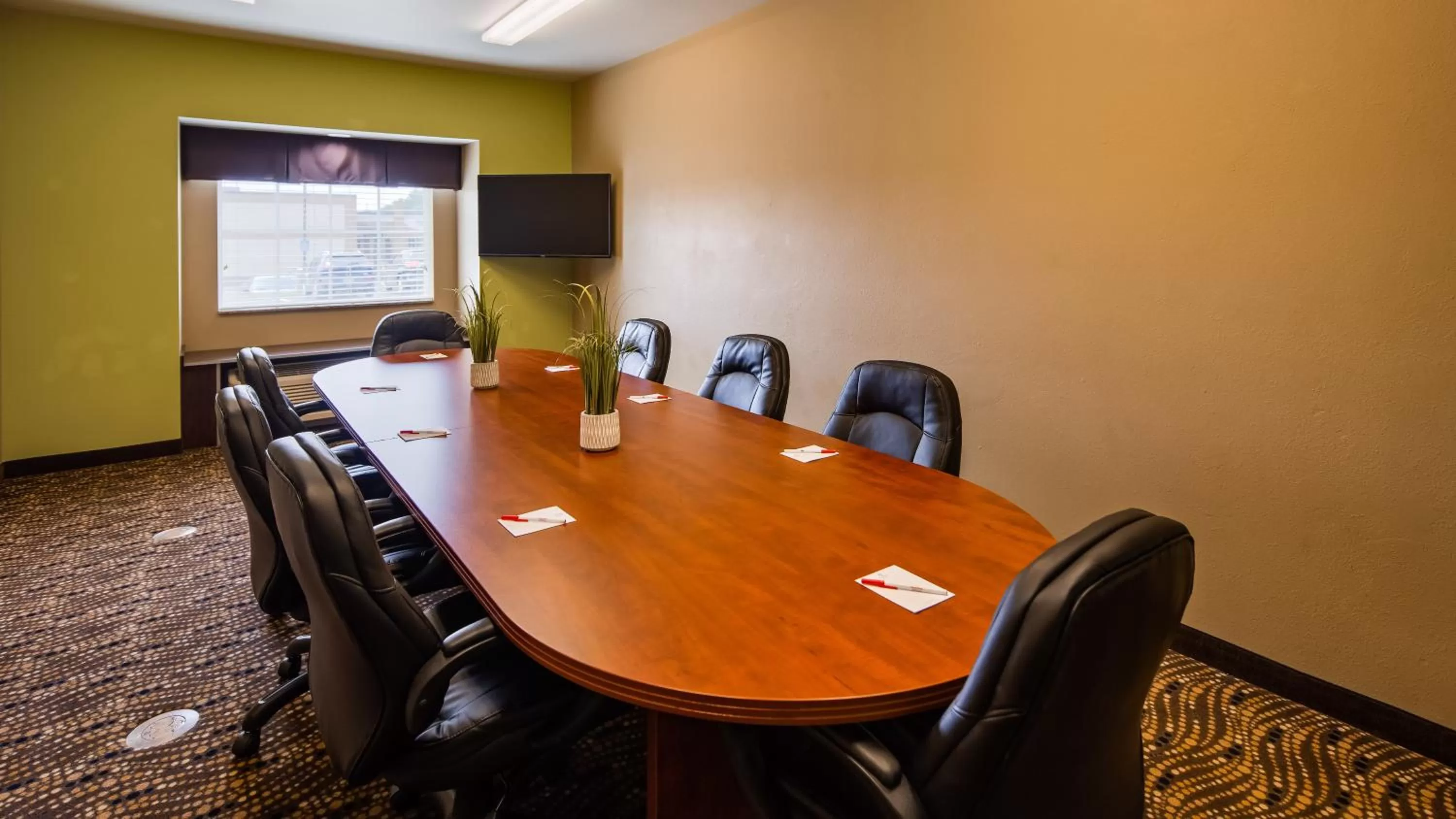 Meeting/conference room in SureStay Plus Hotel by Best Western Buckhannon