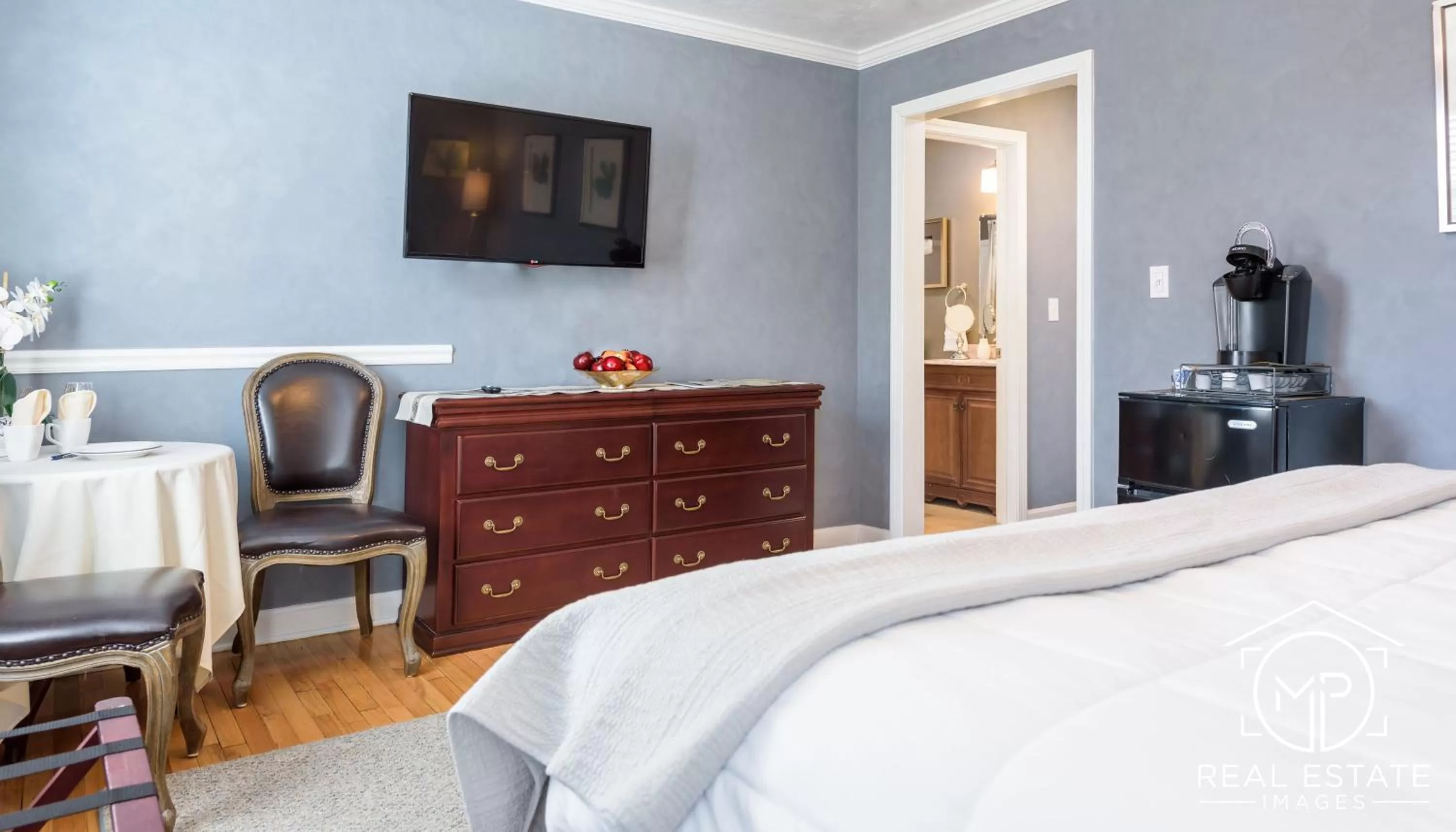 Bedroom, Bed in Bouchard Restaurant & Inn