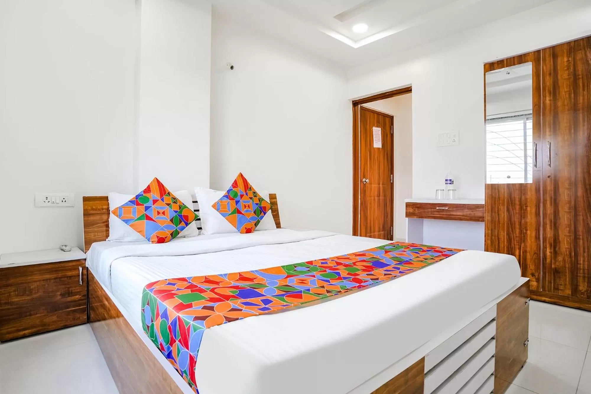 Photo of the whole room, Bed in FabHotel Omkar Executive