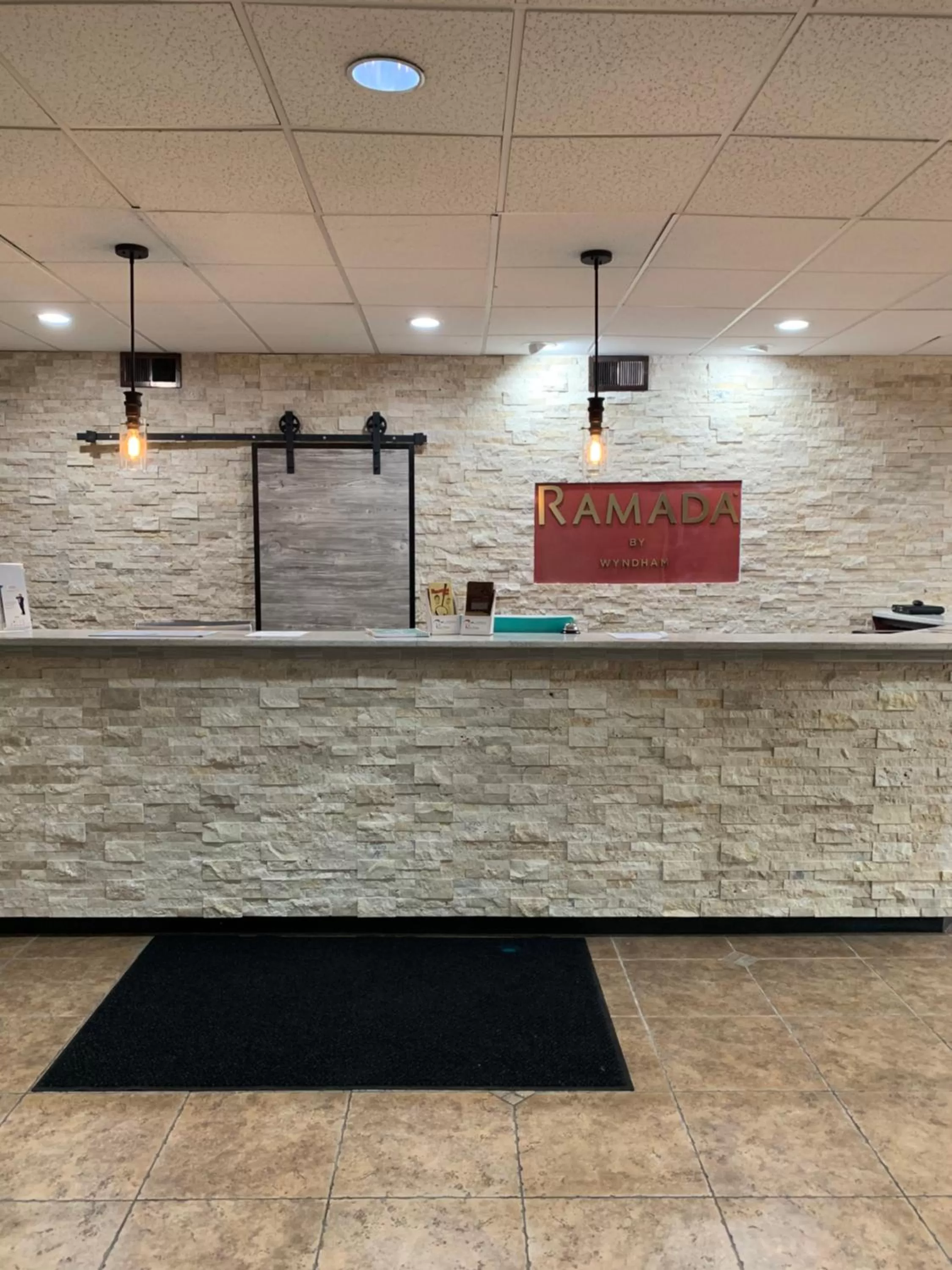 Lobby or reception in Ramada by Wyndham North Platte
