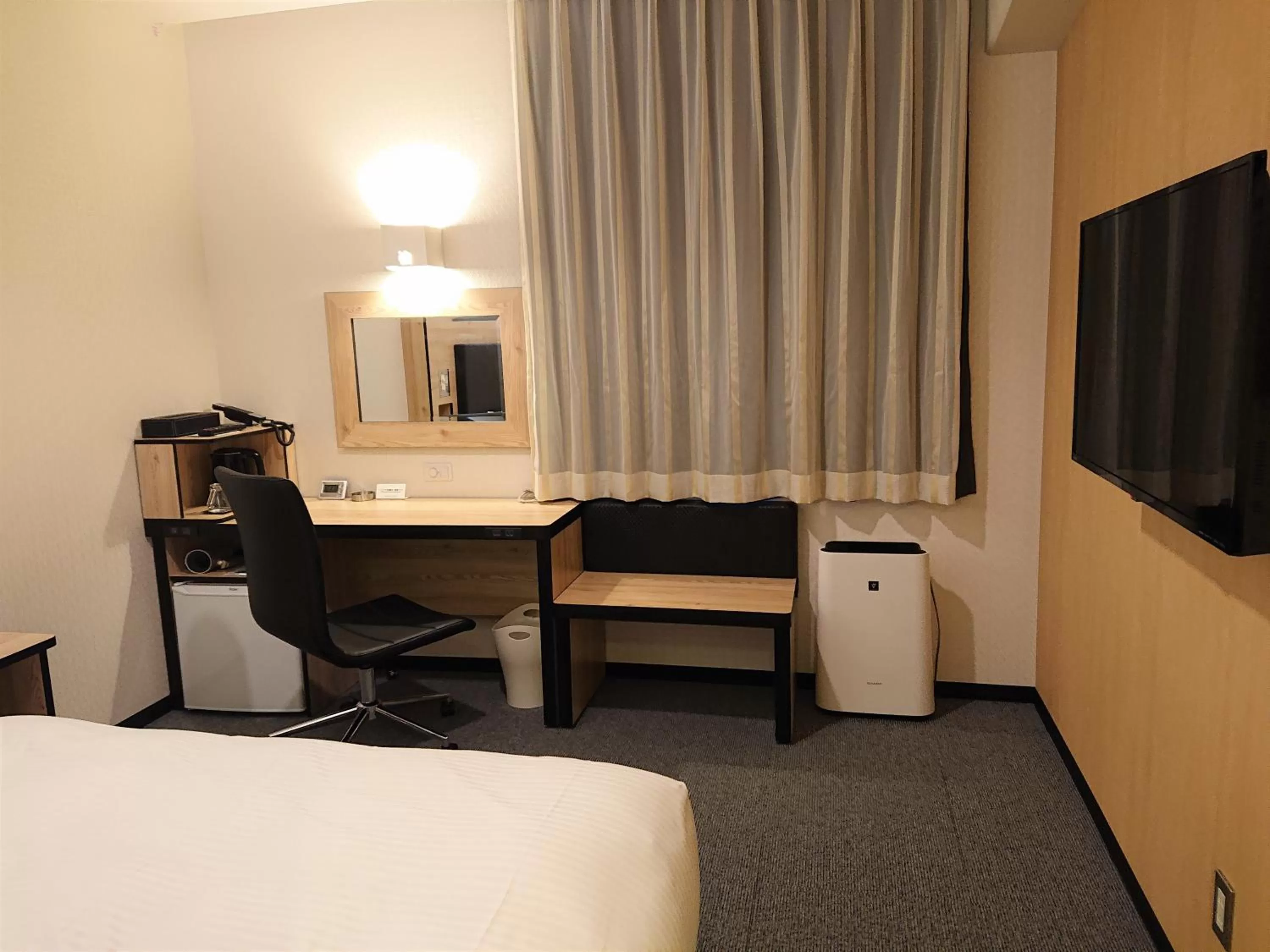 Photo of the whole room, Bed in Green Rich Hotel Kurume Natural Hot Spring Arimamutsumonnoyu