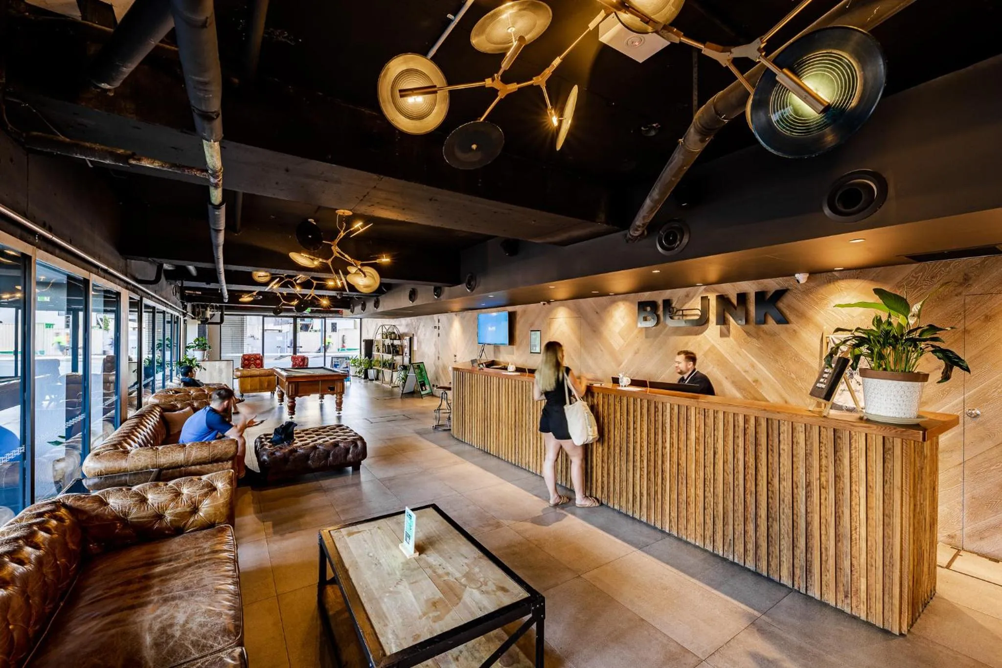 Billiard in Bunk Surfers Paradise International Backpacker Hostel