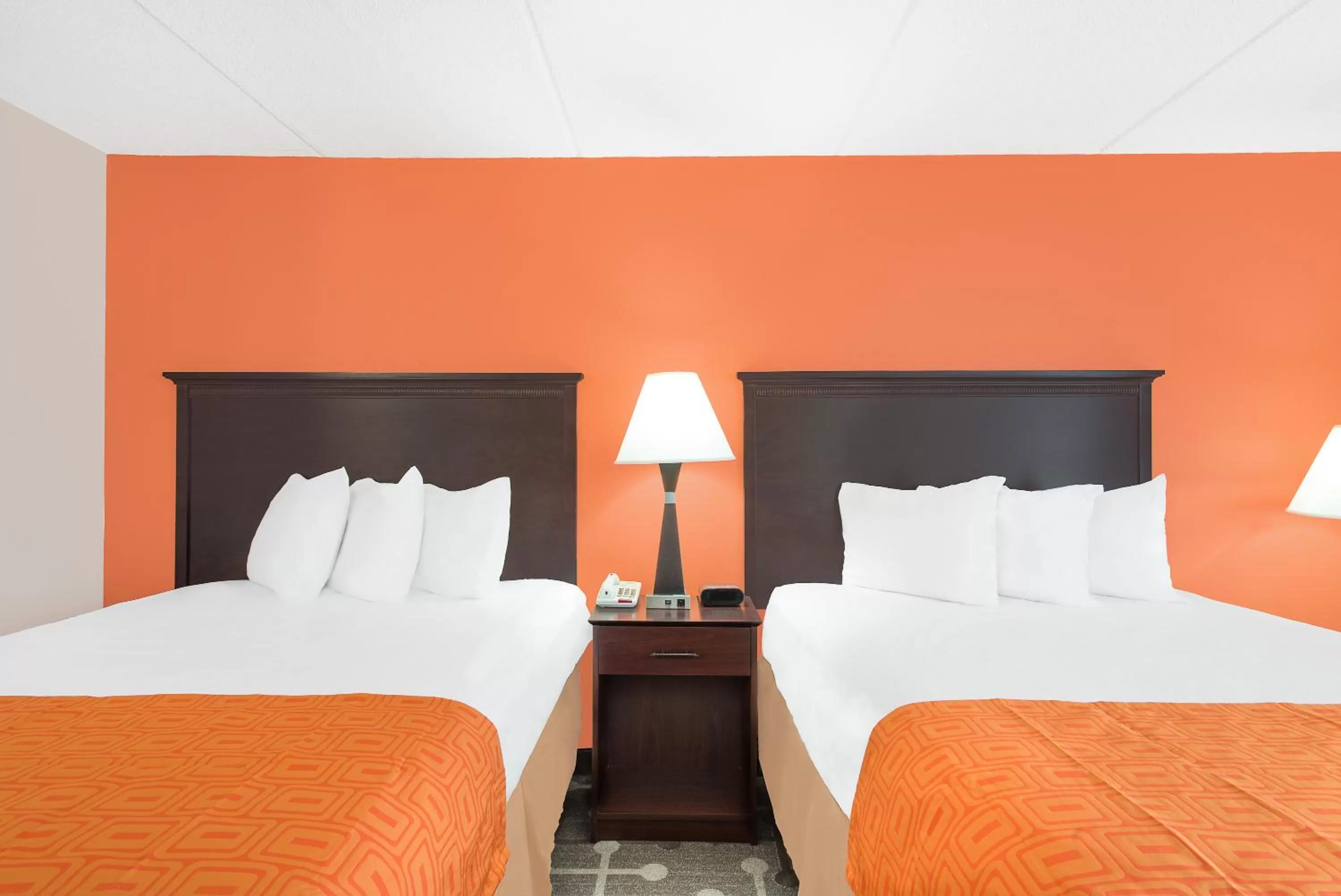 Standard Double Room with Two Double Beds - Non-Smoking in Howard Johnson by Wyndham Saugerties